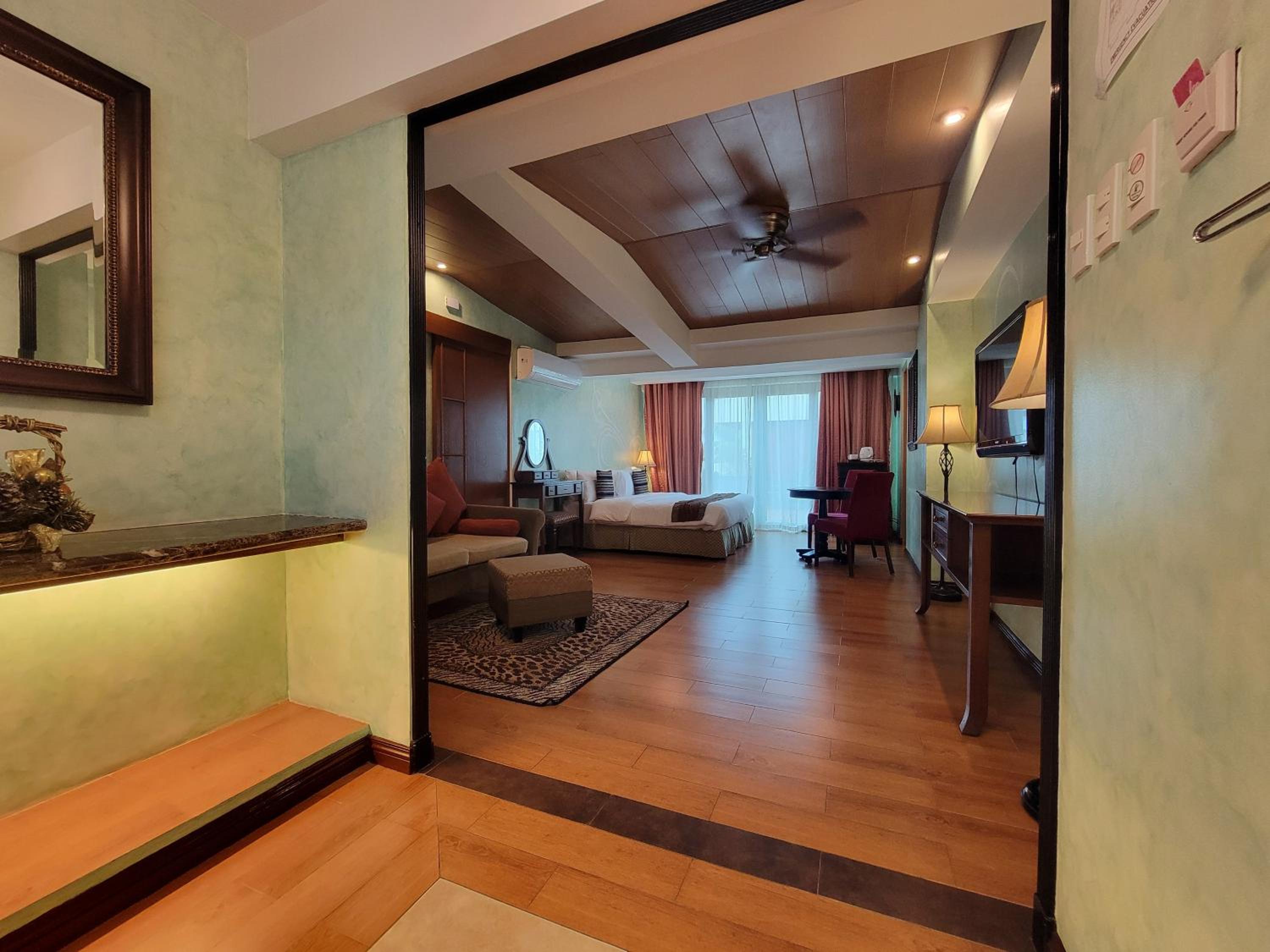 Double Room - Photo 8
