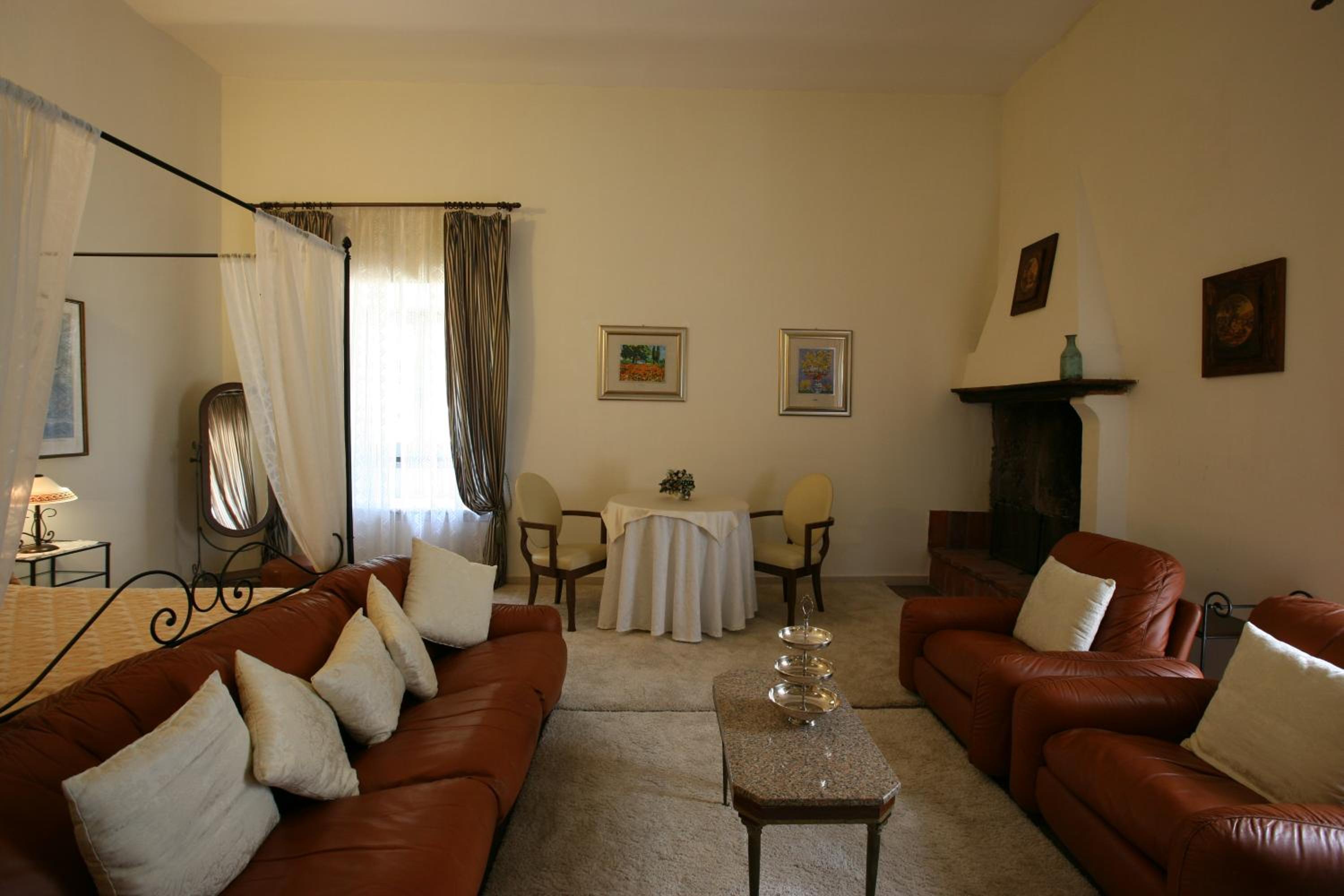 Deluxe King Room photo 3