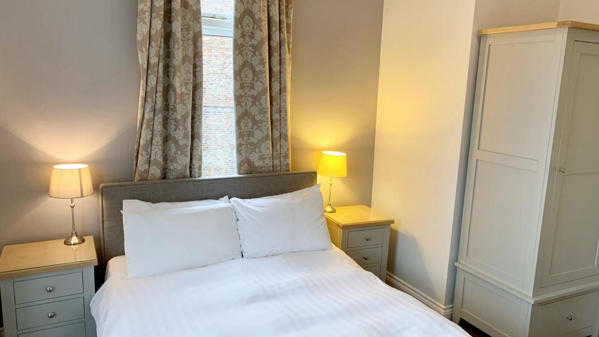 Double Room With Private Bathroom - Photo 2
