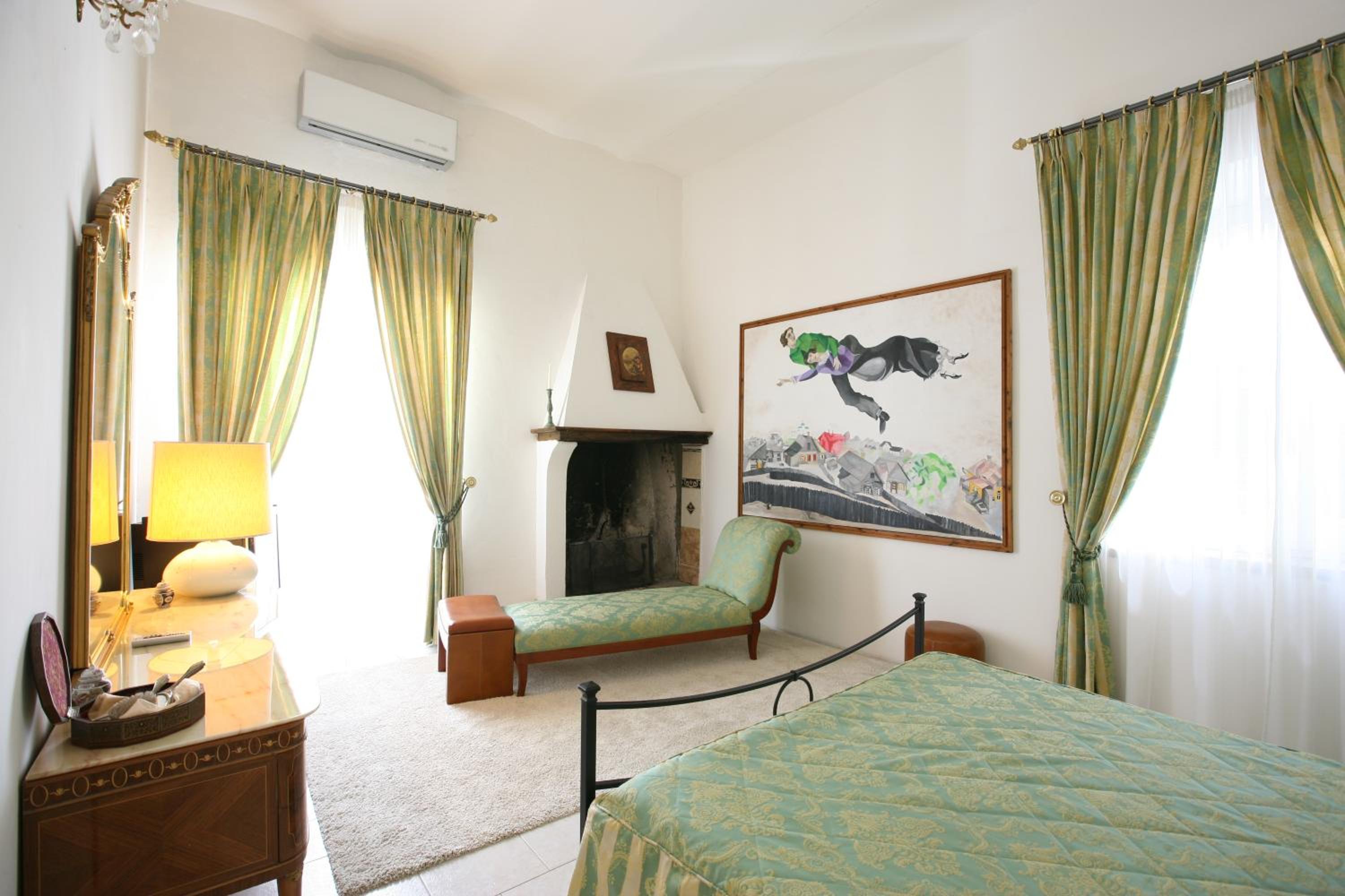 King Room with Spa Bath photo 3