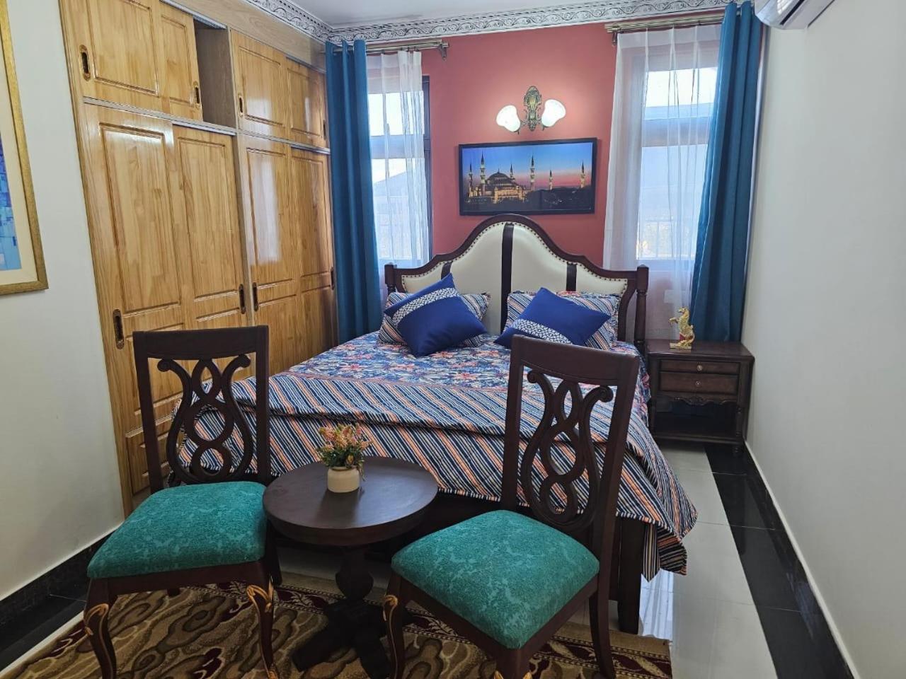 One-Bedroom Apartment with Balcony