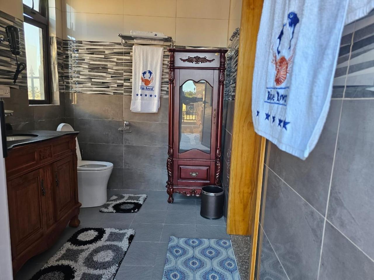 One-Bedroom Apartment with Balcony photo 3