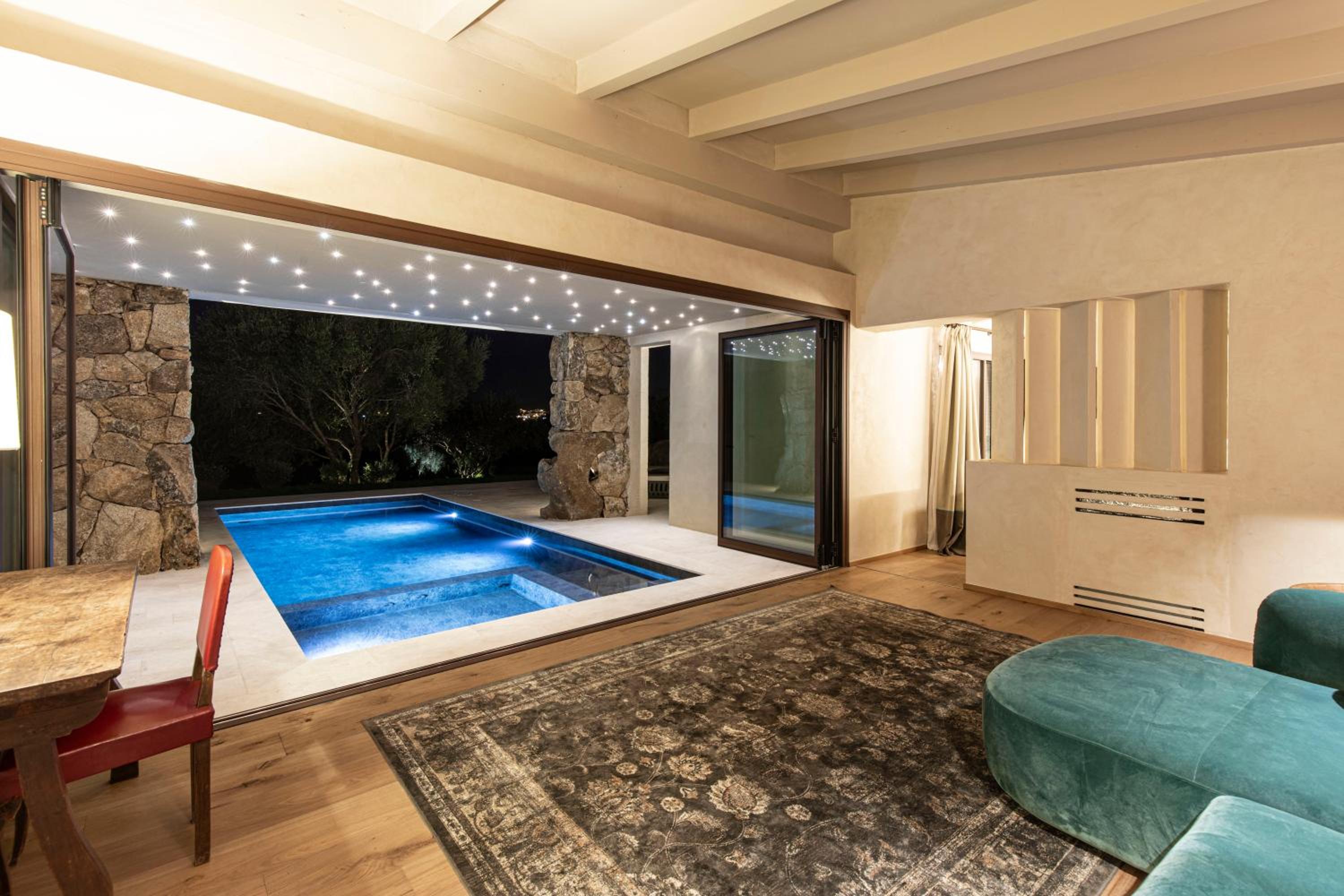 Premium Suite with Private Pool - Photo 10