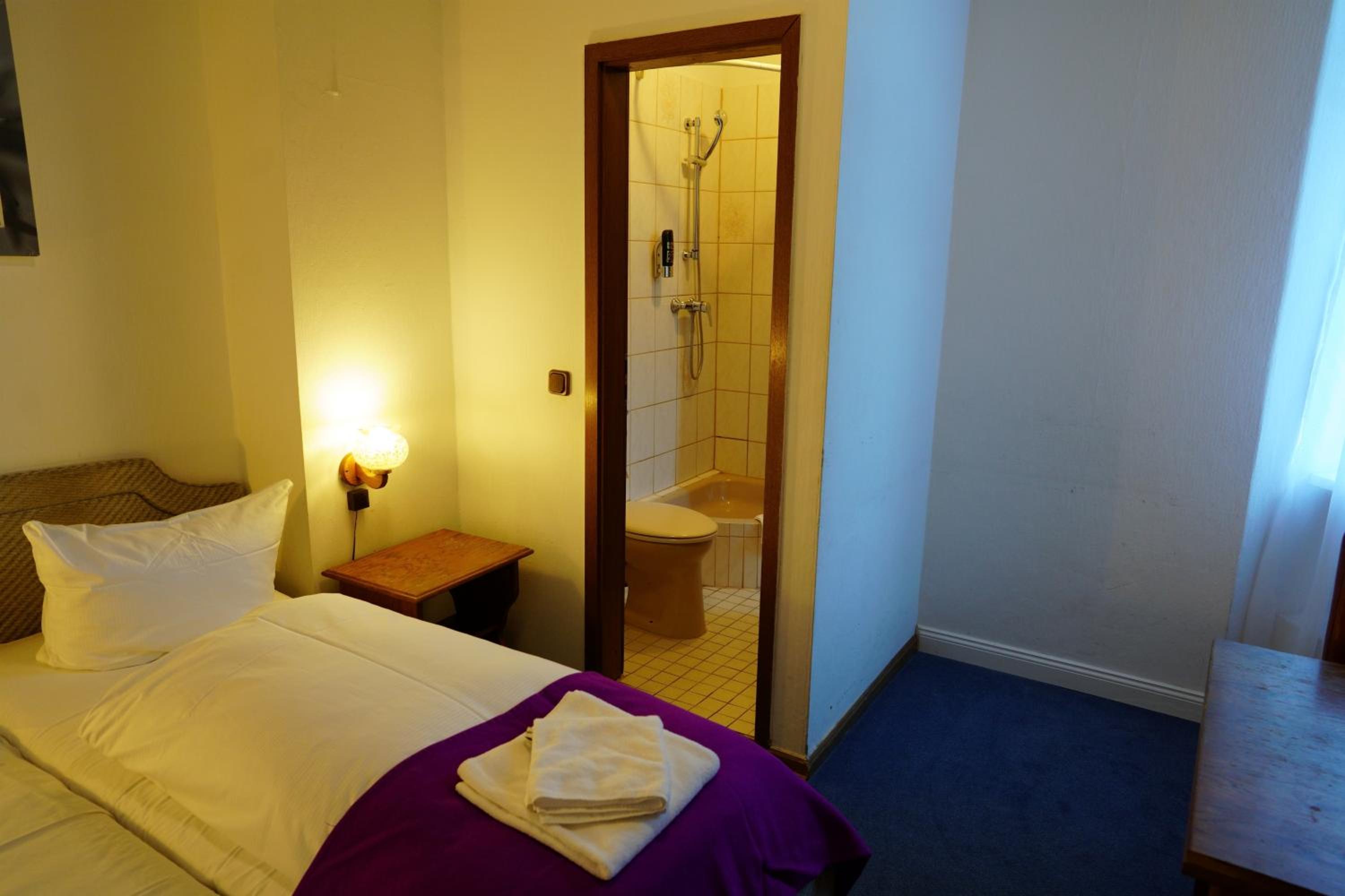 Single Room photo 3