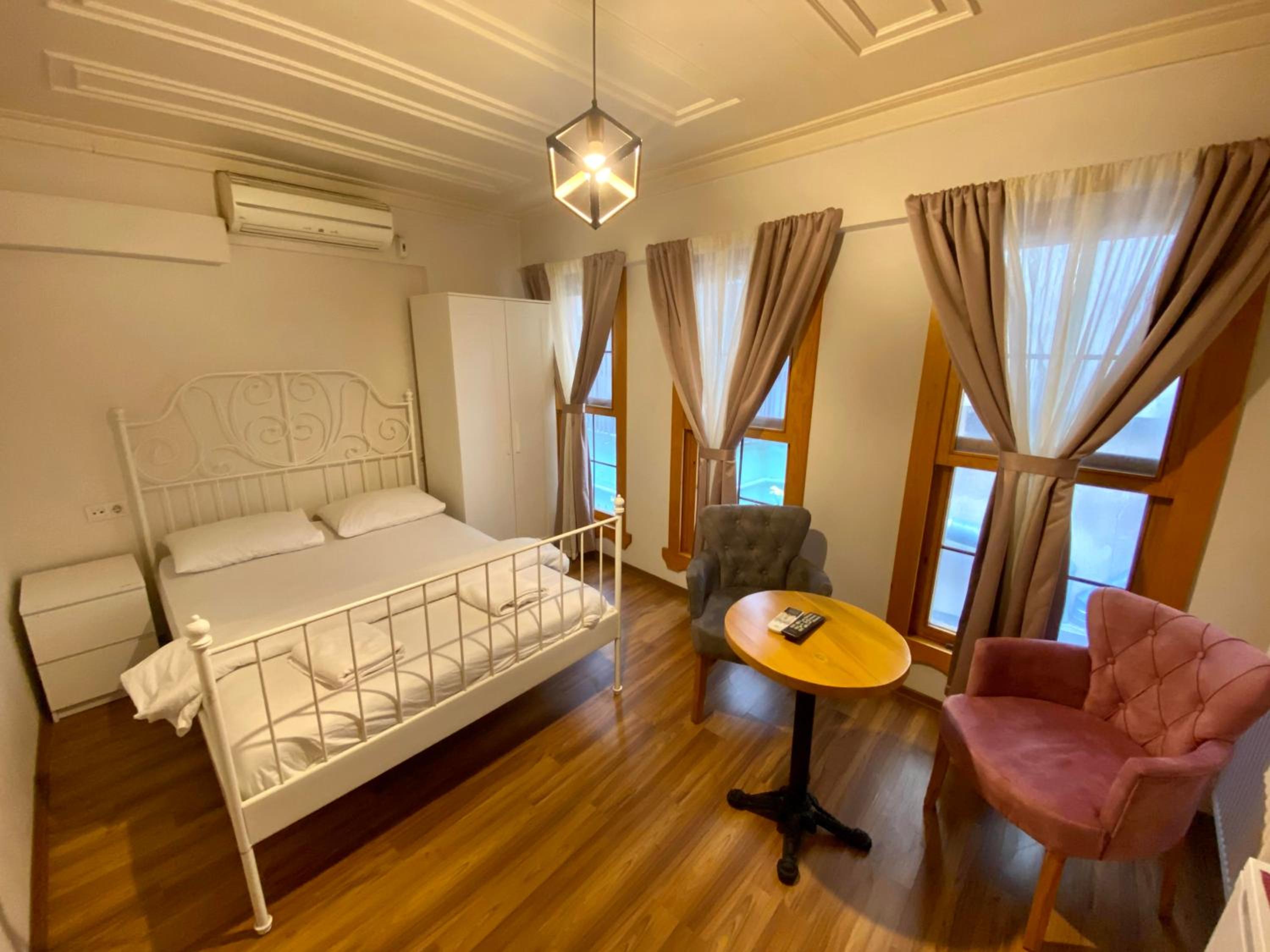 Double Room with Private Bathroom photo 1