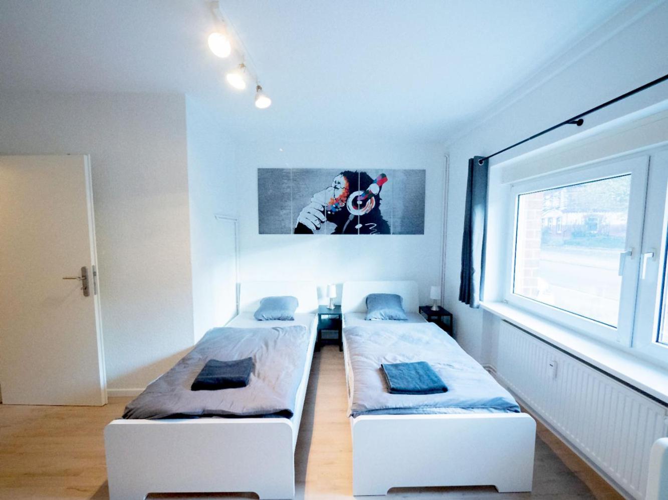 One-Bedroom Apartment photo 1