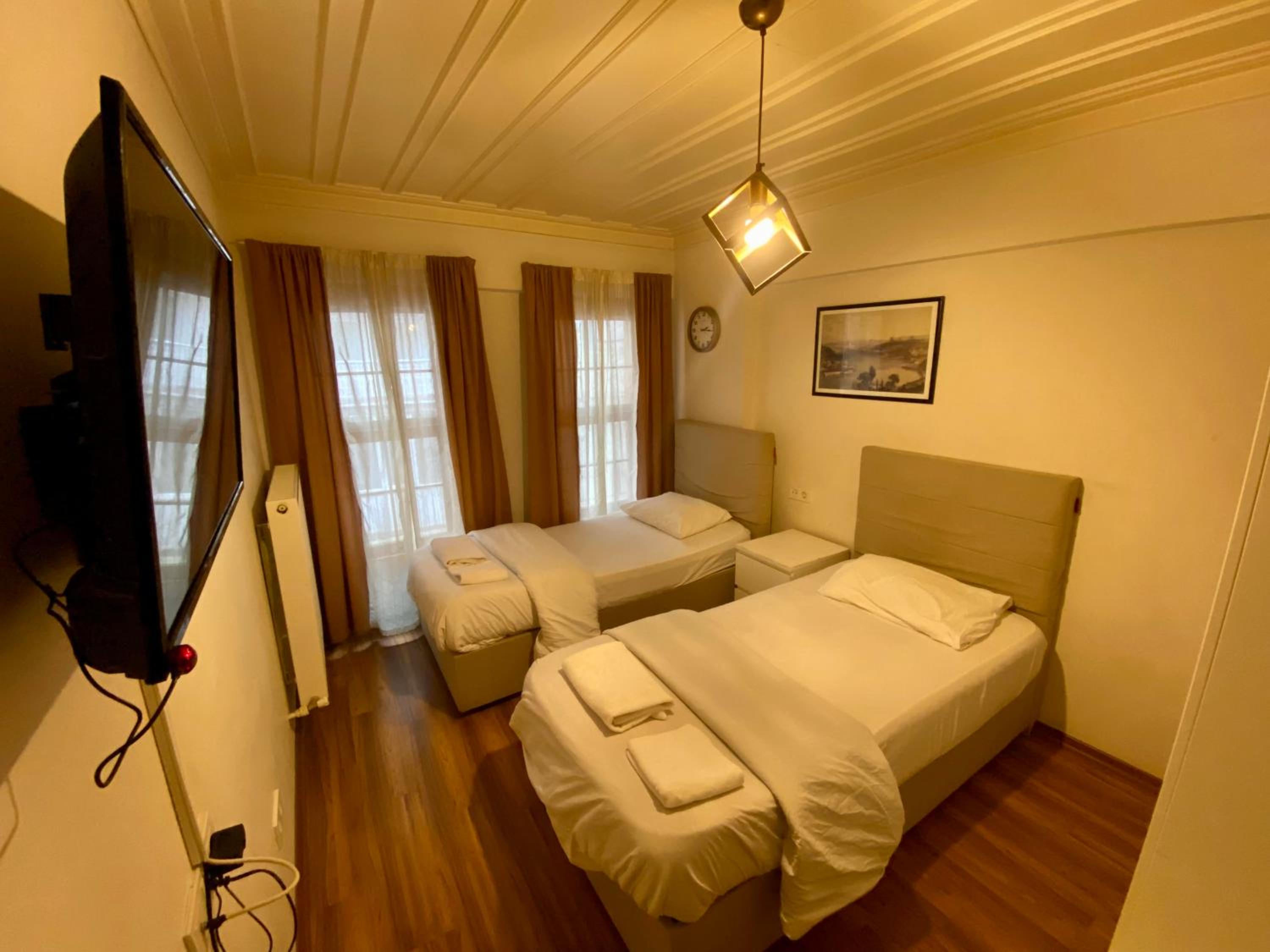 Double or Twin Room with Private Bathroom photo 1