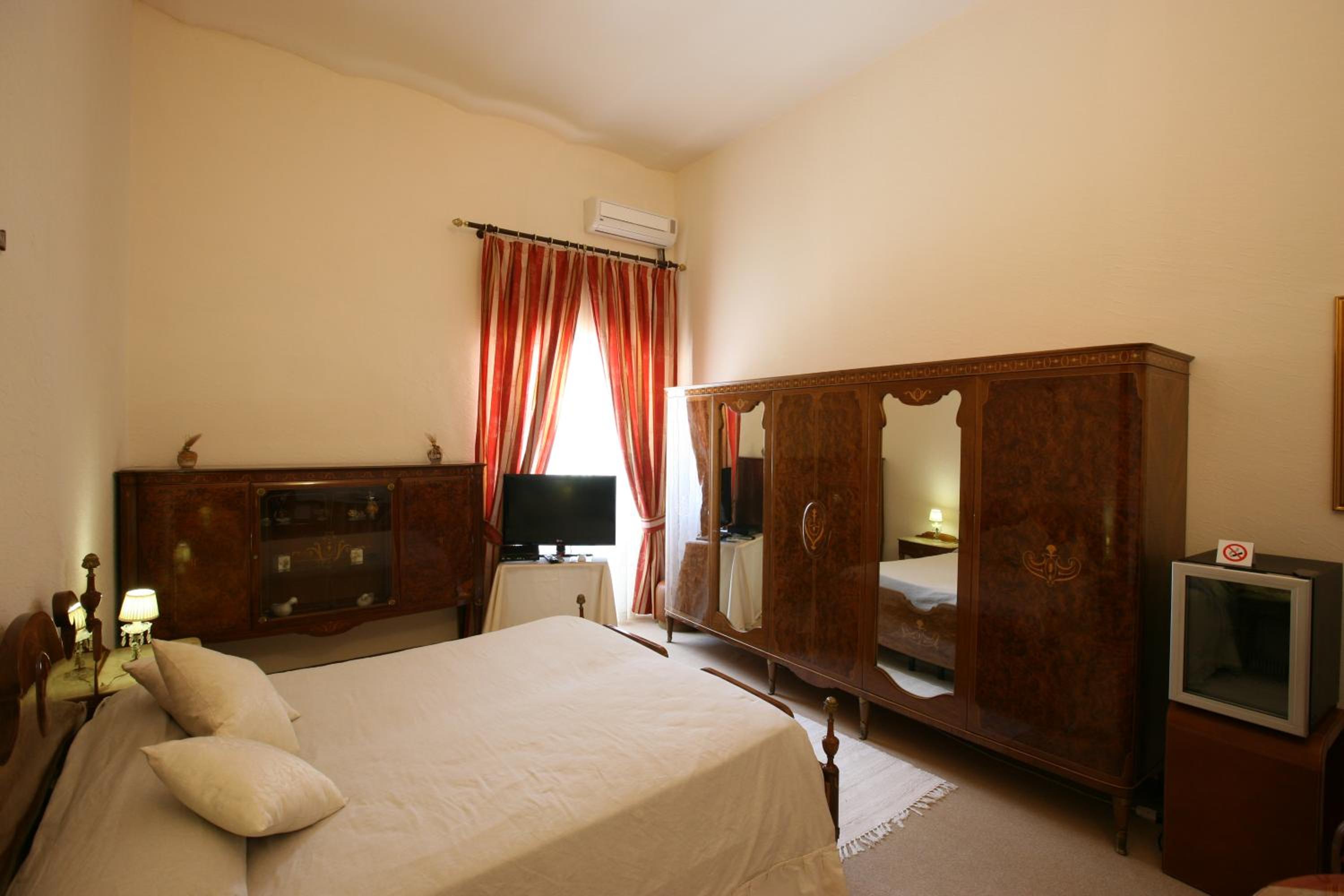 Superior Queen Room photo 3
