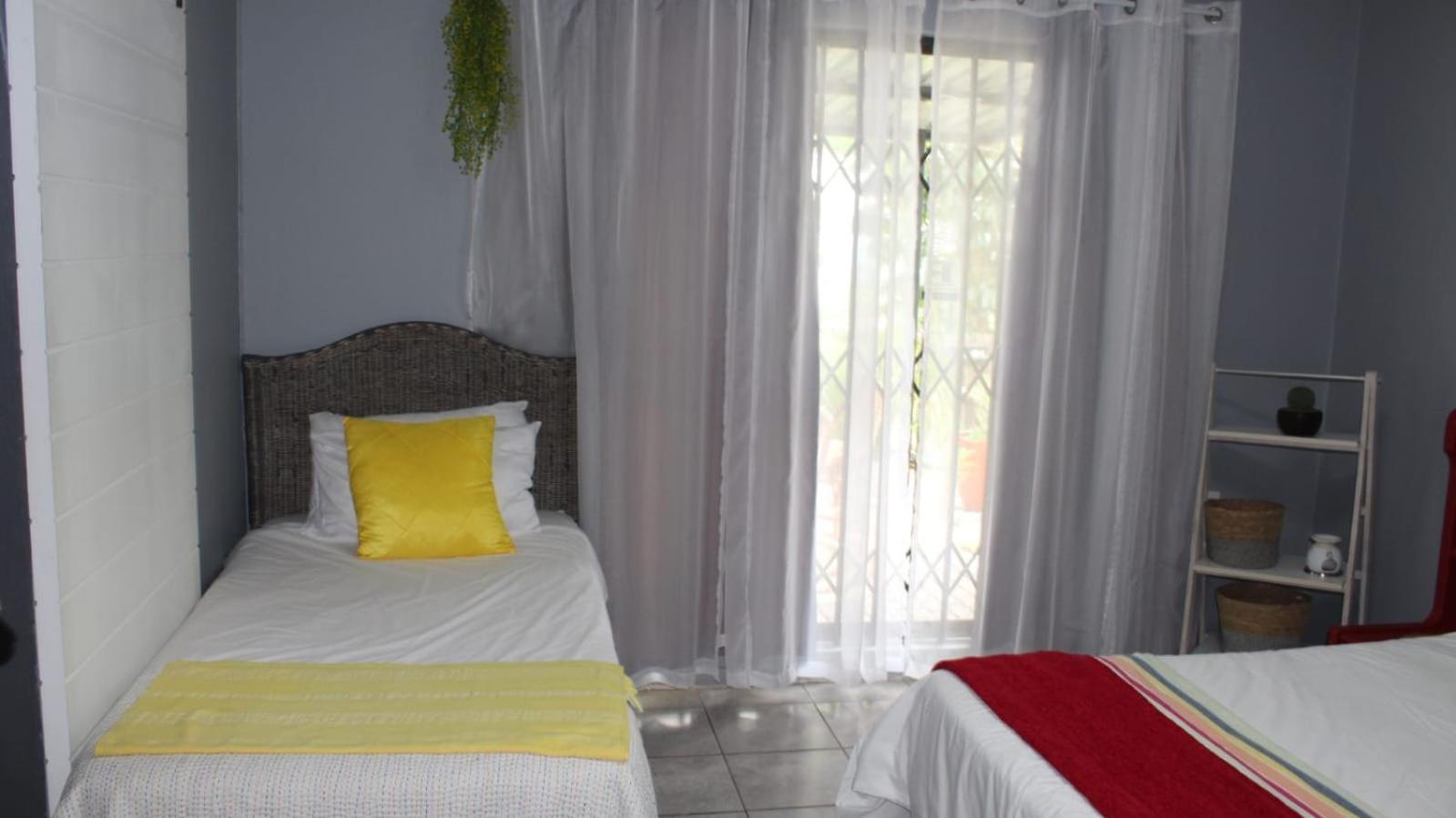 Triple Room with Bathroom - Photo 10