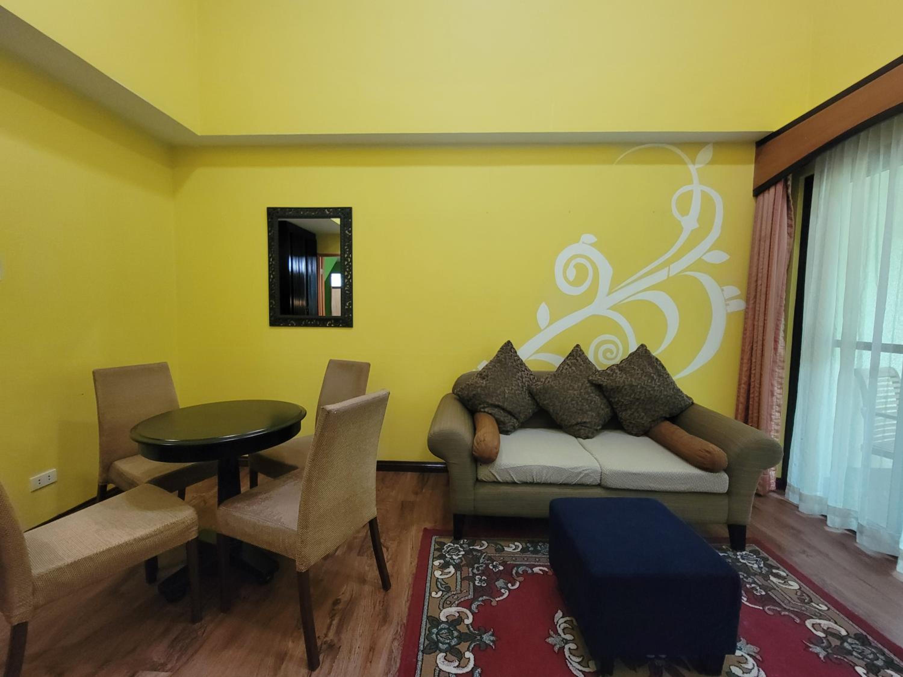 Two-Bedroom Suite - Photo 4