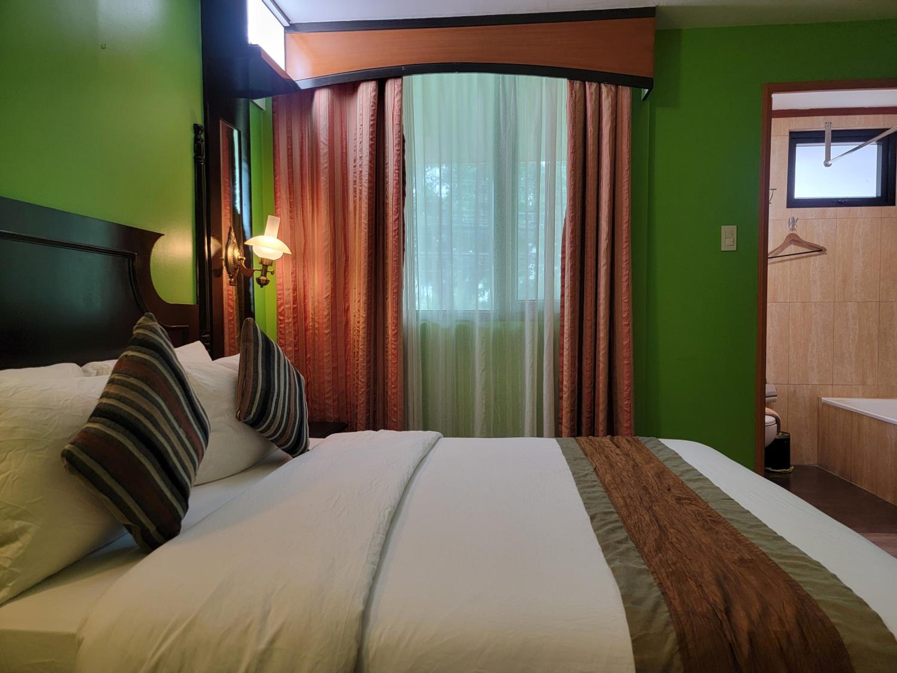 Two-Bedroom Suite - Photo 5