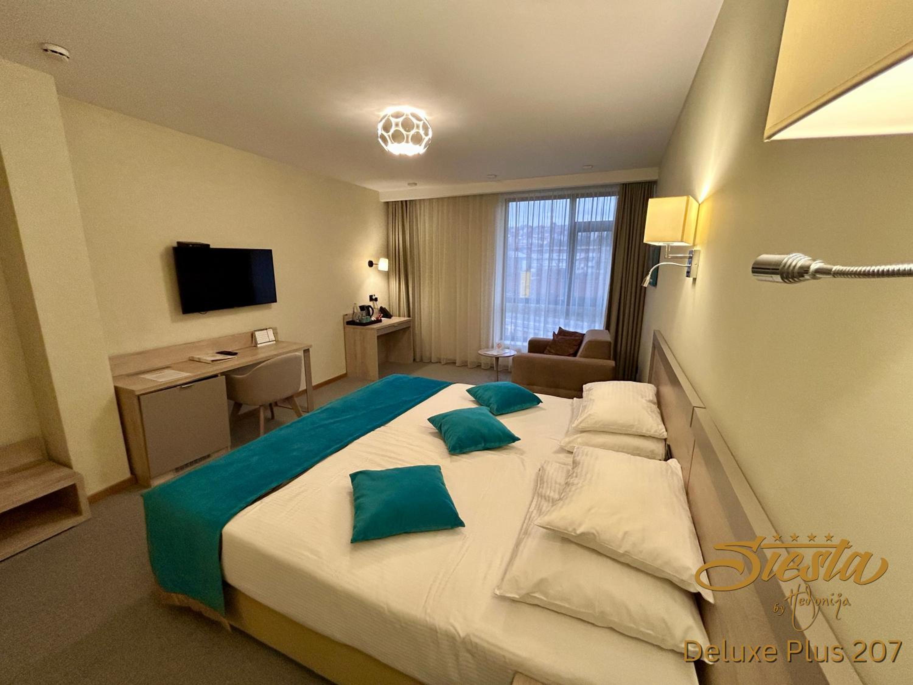 Deluxe Triple Room photo 2