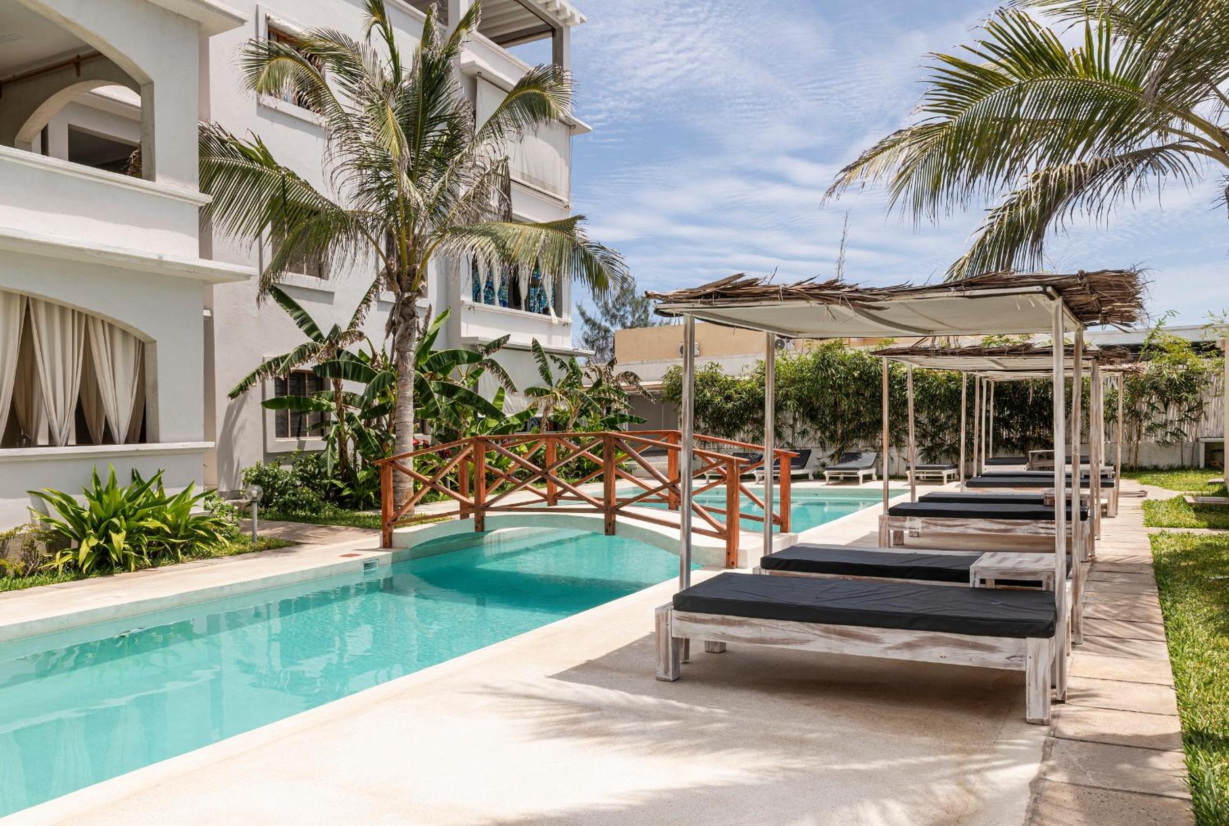 Two-Bedroom Deluxe Apartment with Balcony photo 1