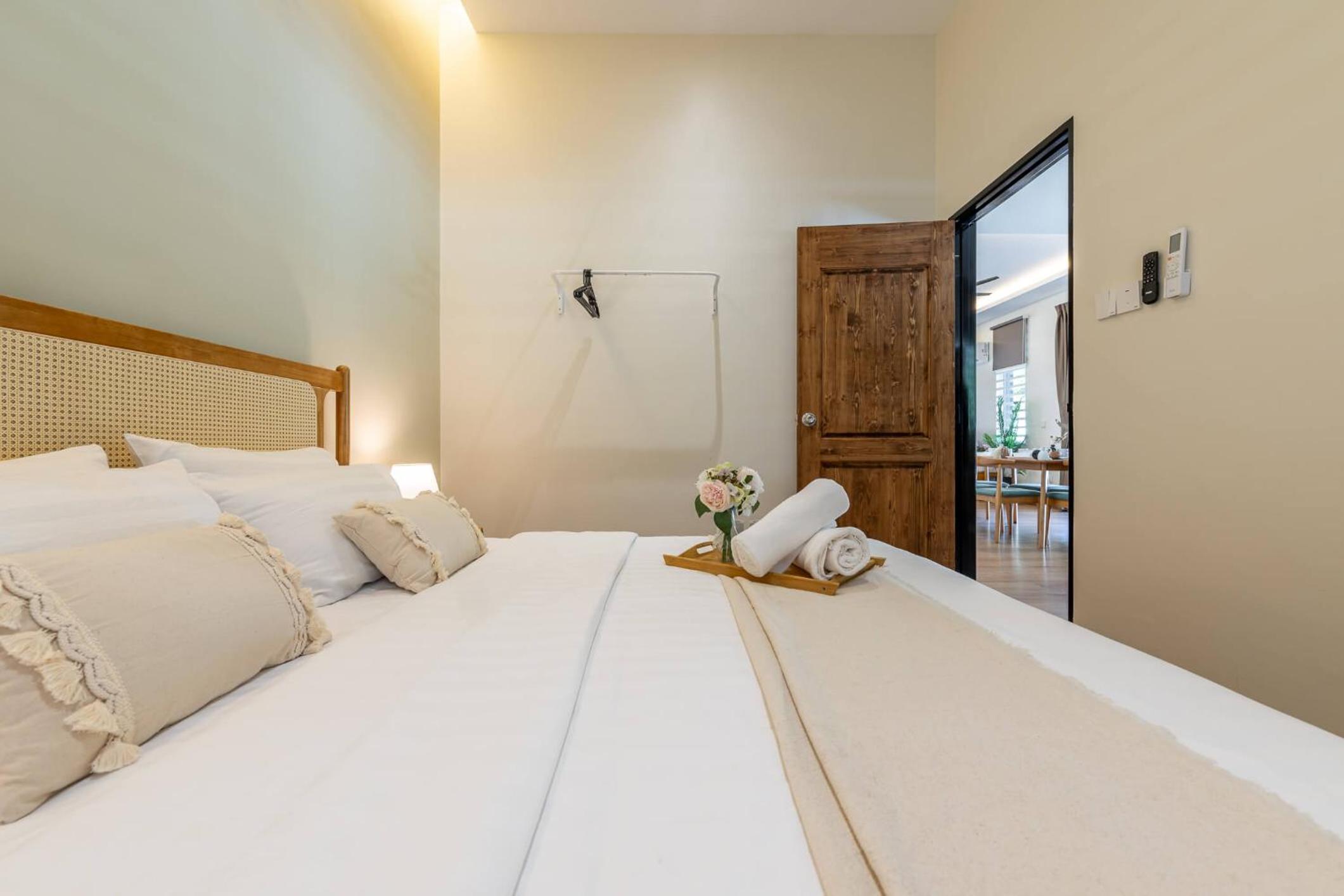 Standard King Room - Photo 6