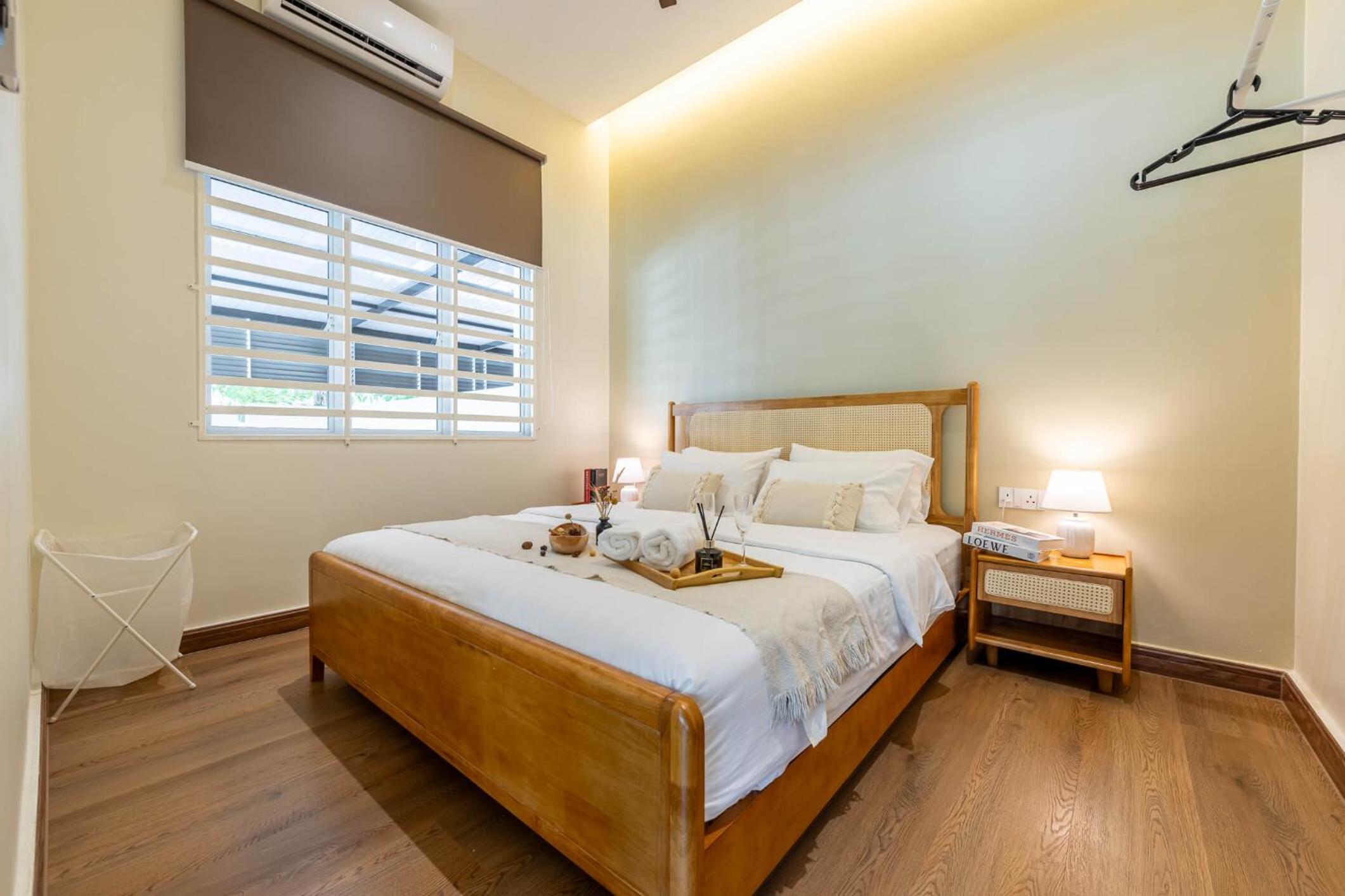 Standard King Room - Photo 7