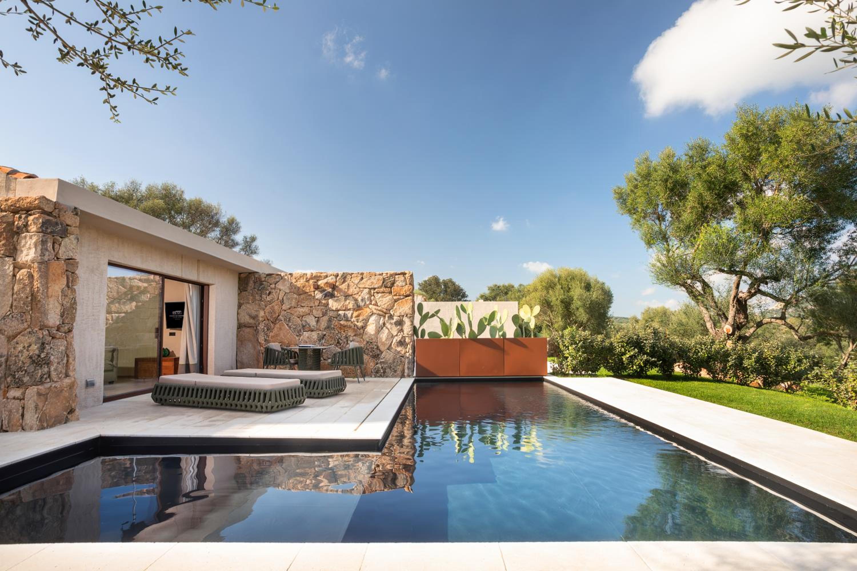 Spa Suite with Private Pool - Photo 10