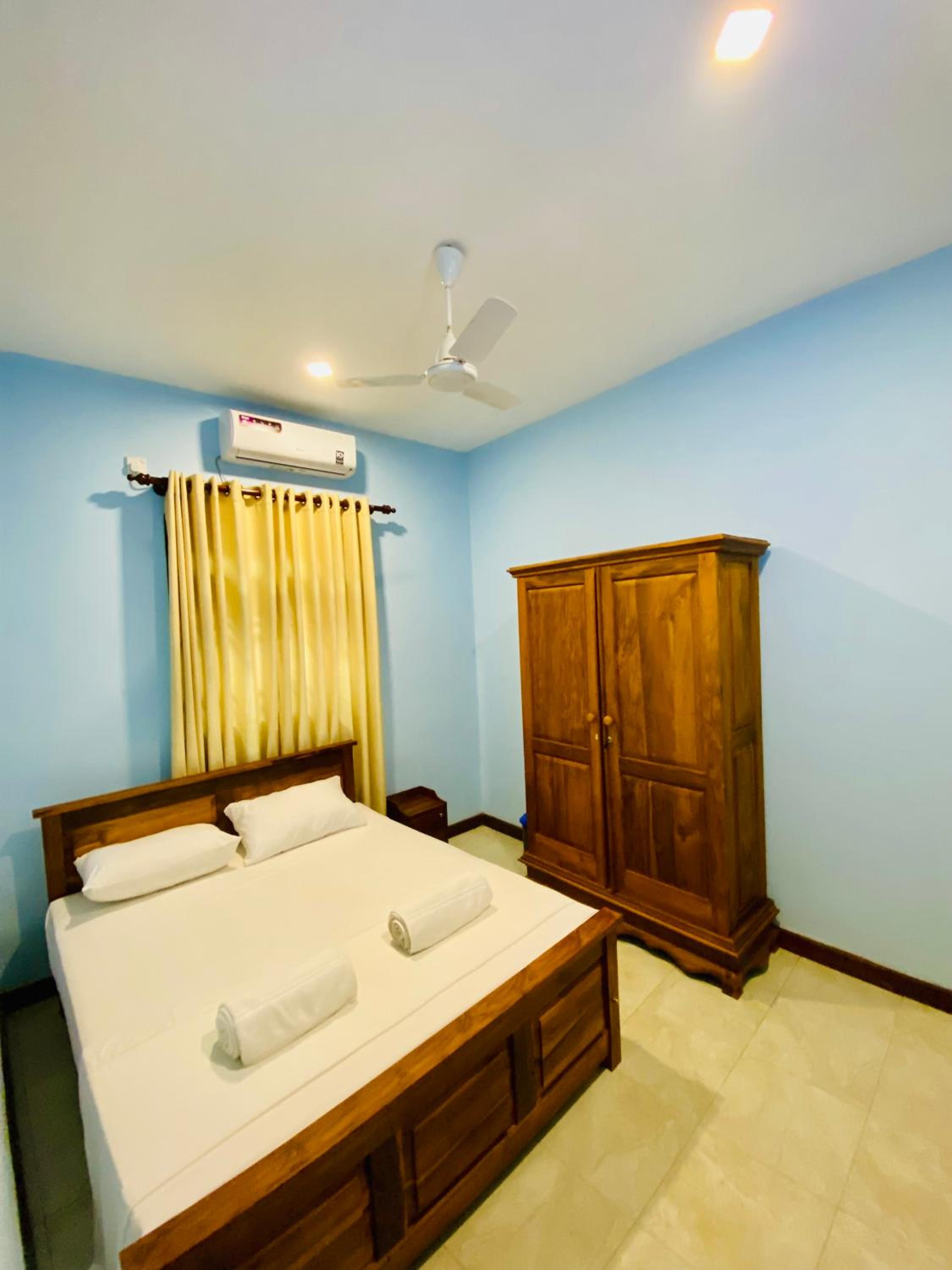 Budget Double Room photo 2