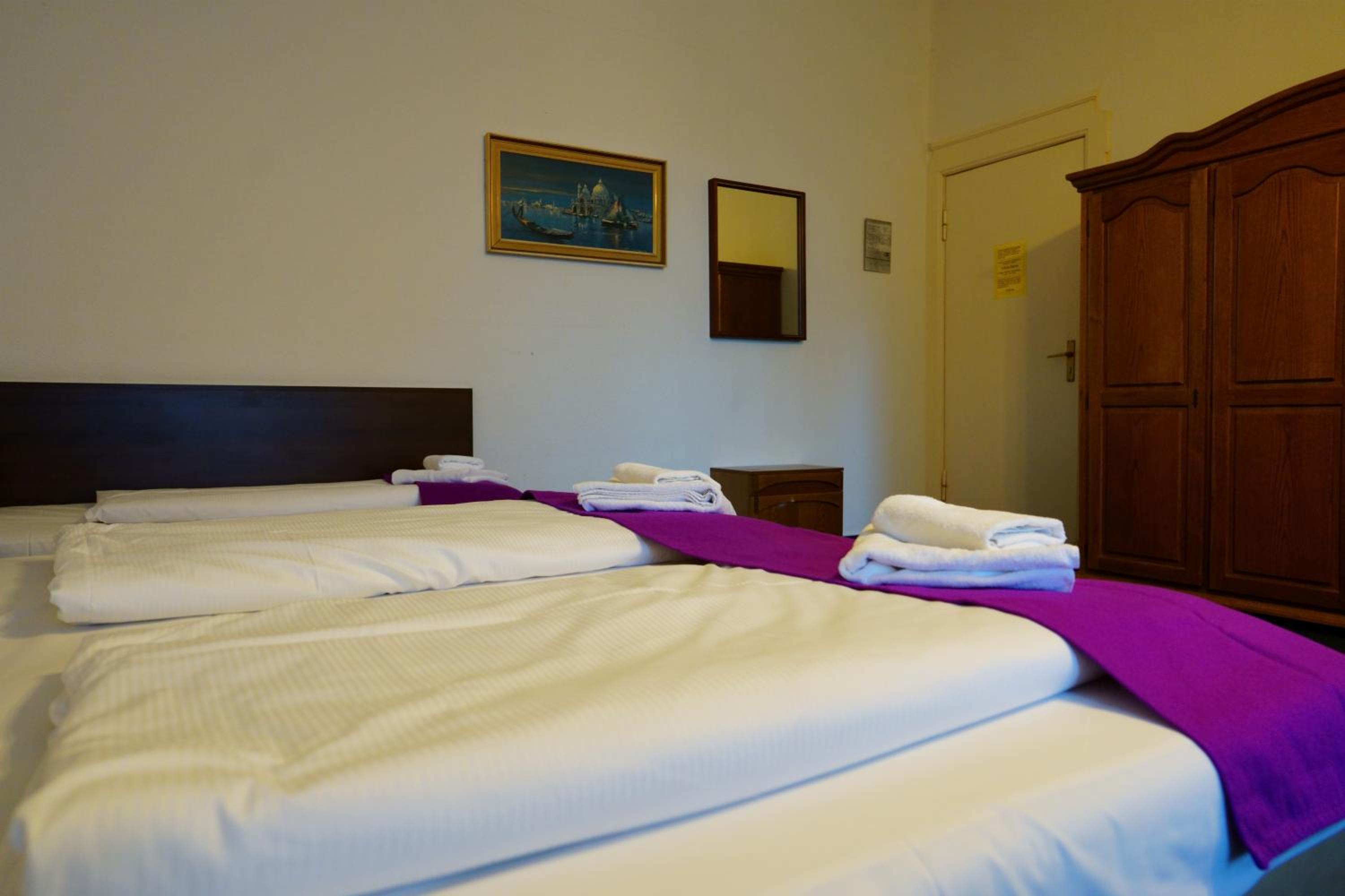 Triple Room - Photo 8