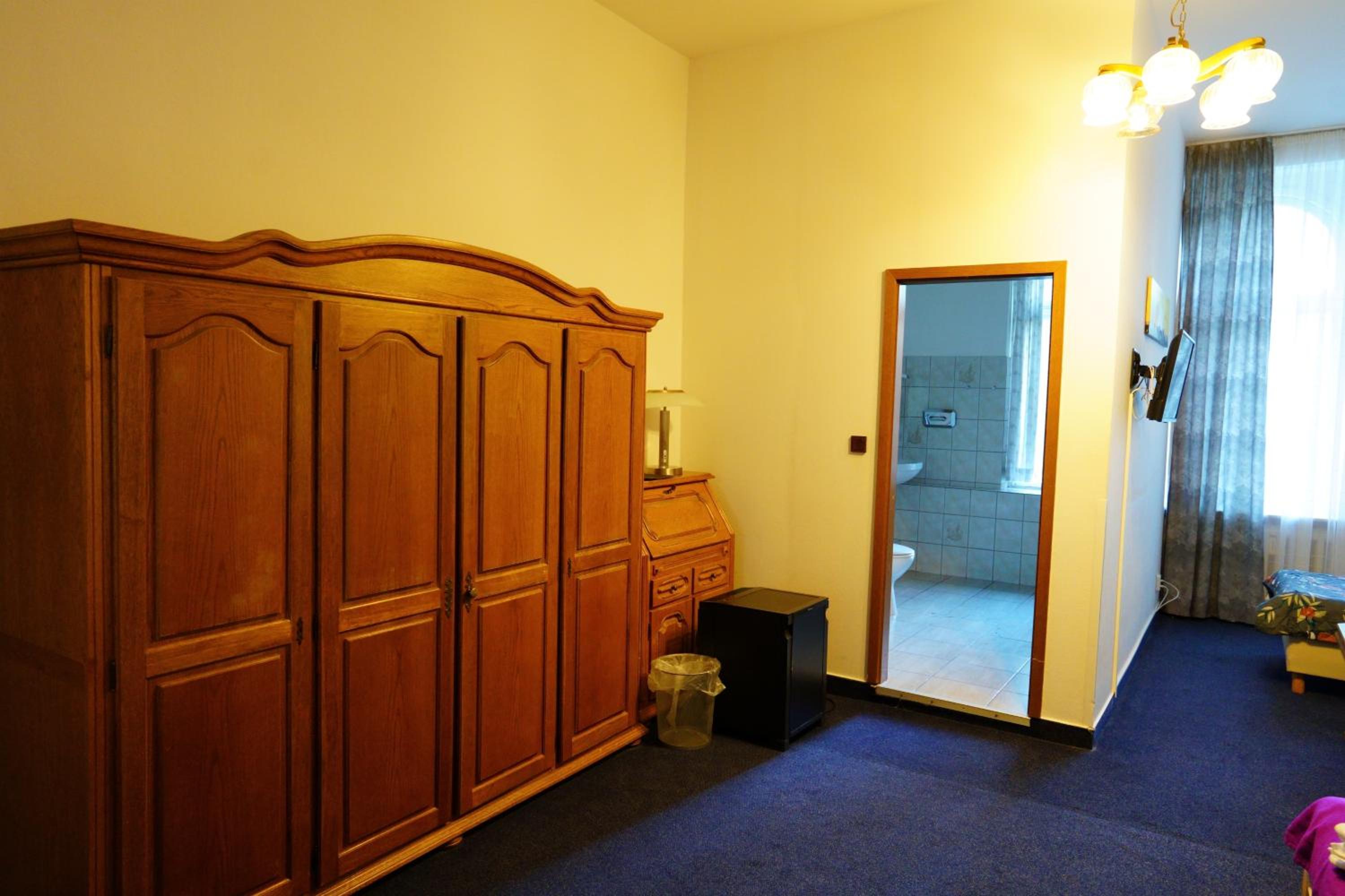 Triple Room - Photo 11