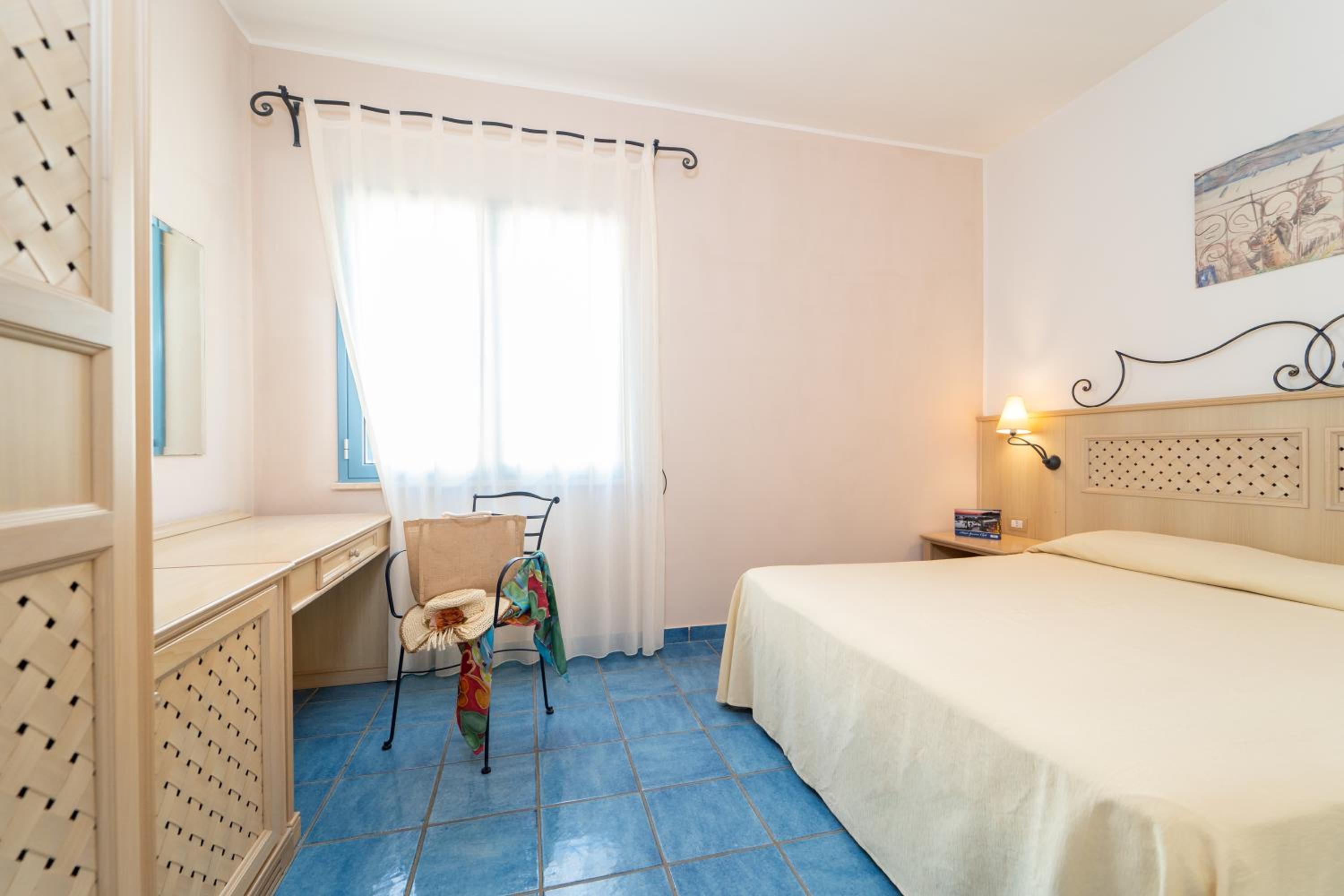 Double or Twin Room - Photo 3
