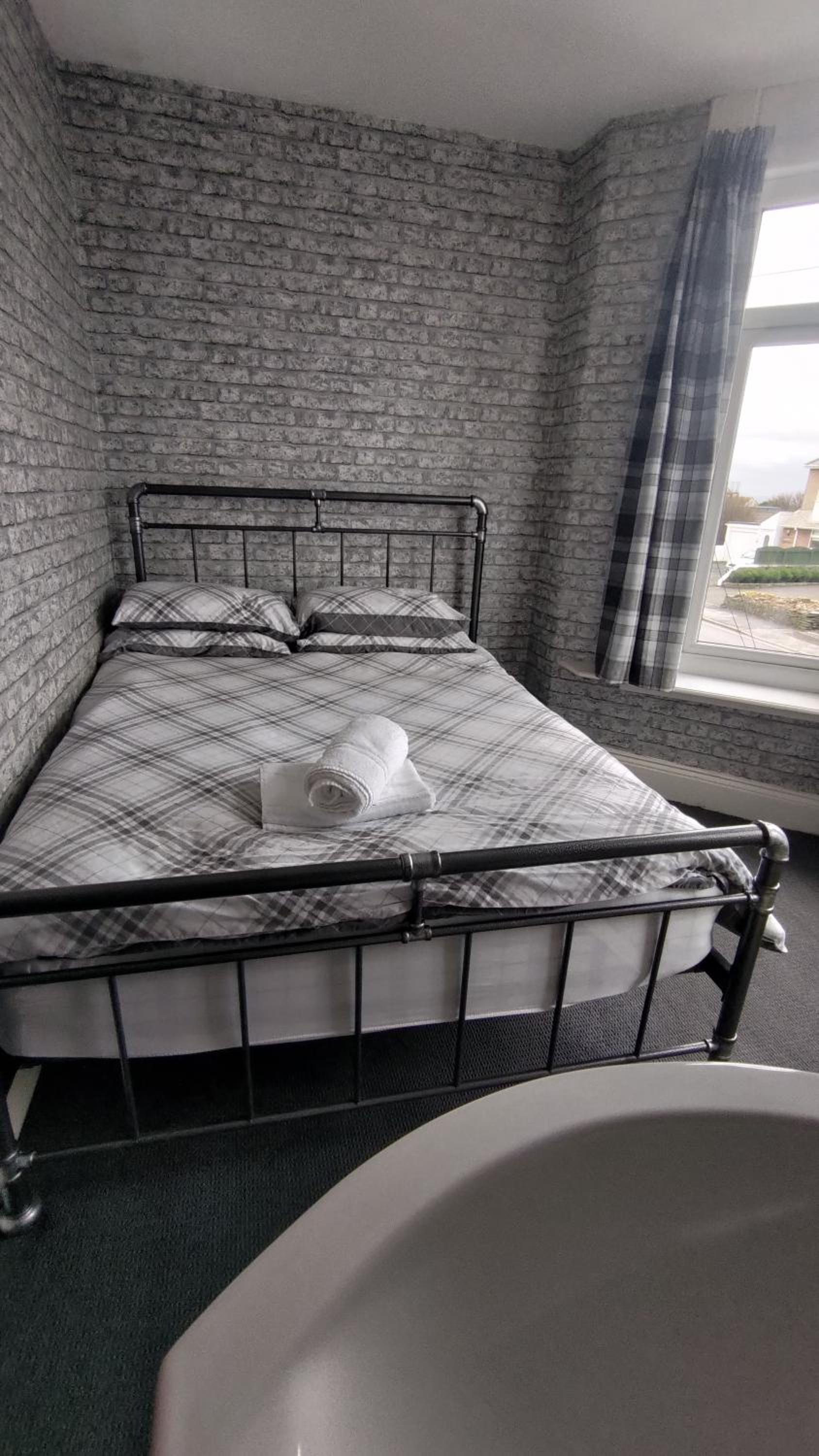 Standard Double Room With Shared Bathroom