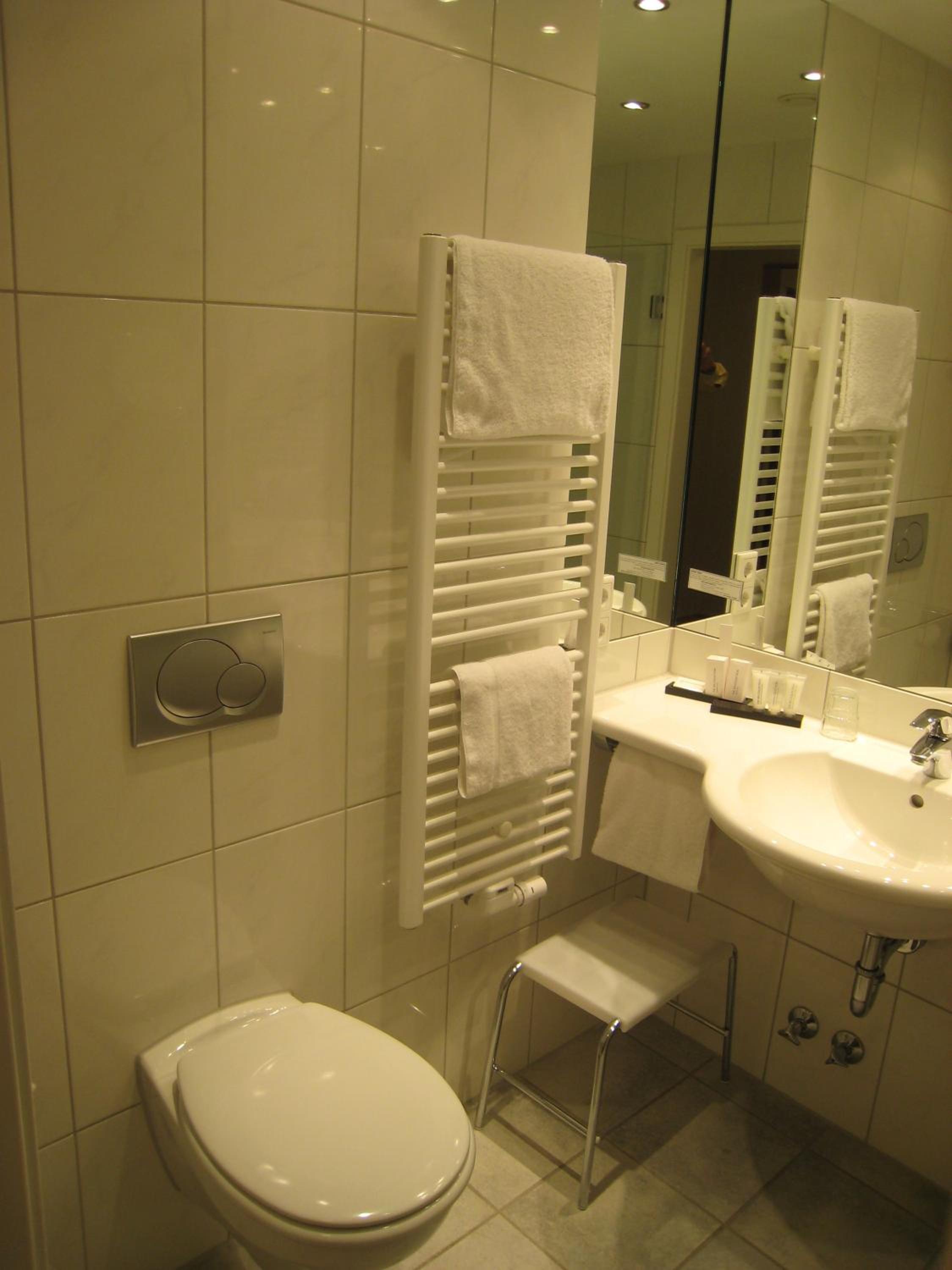 Comfort Single Room with Balcony thumbnail 6