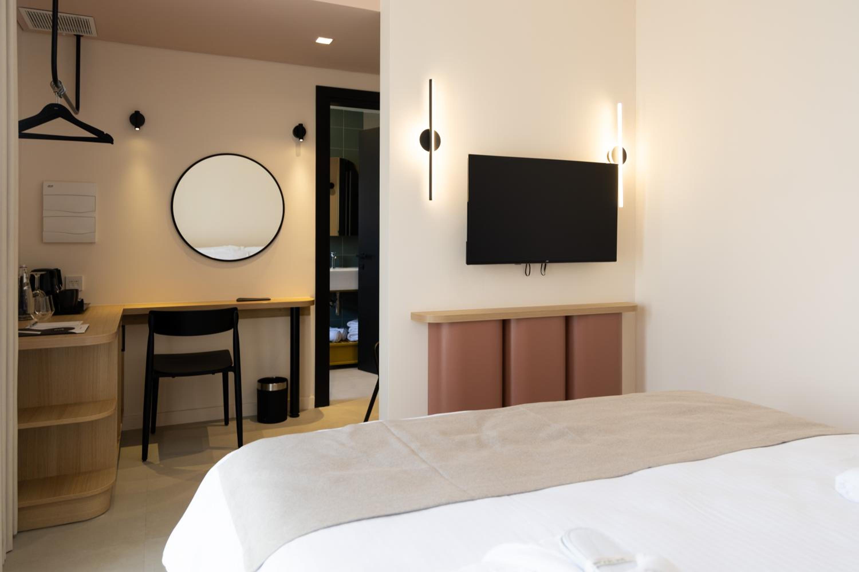Deluxe Double Room photo 3