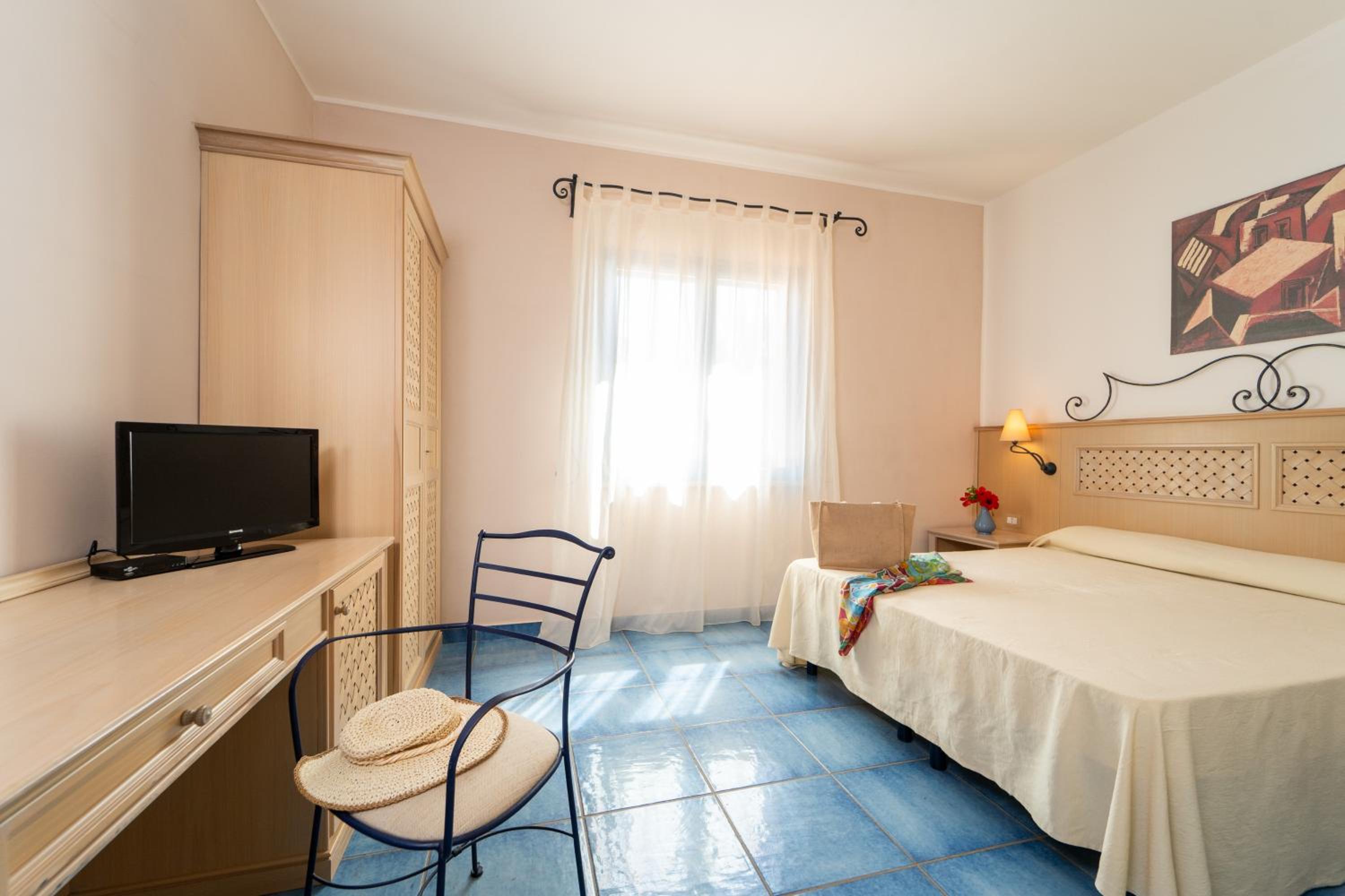 Double or Twin Room - Photo 1