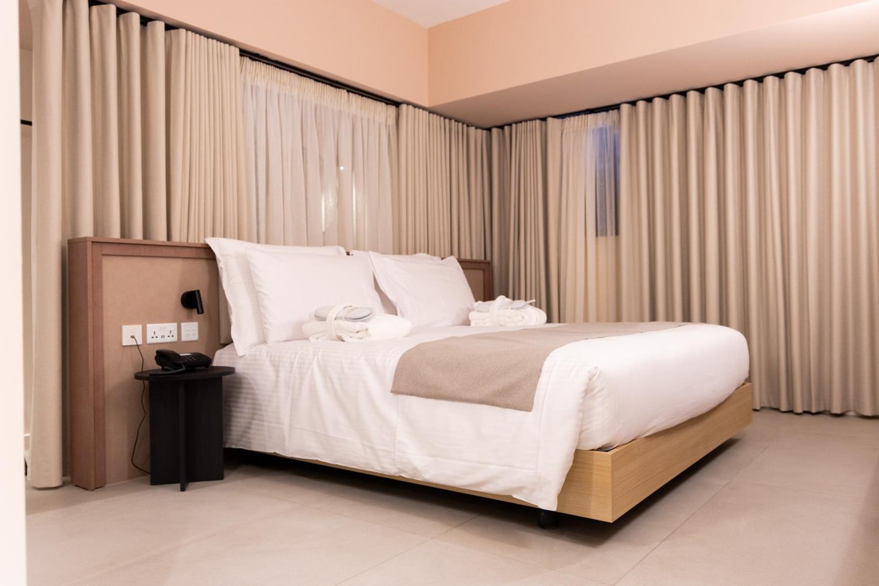 Deluxe Queen Room photo 3