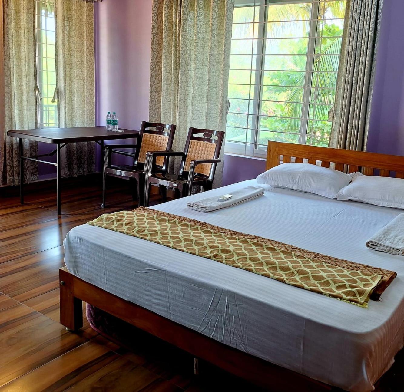 Deluxe Double Room with Extra Bed photo 2