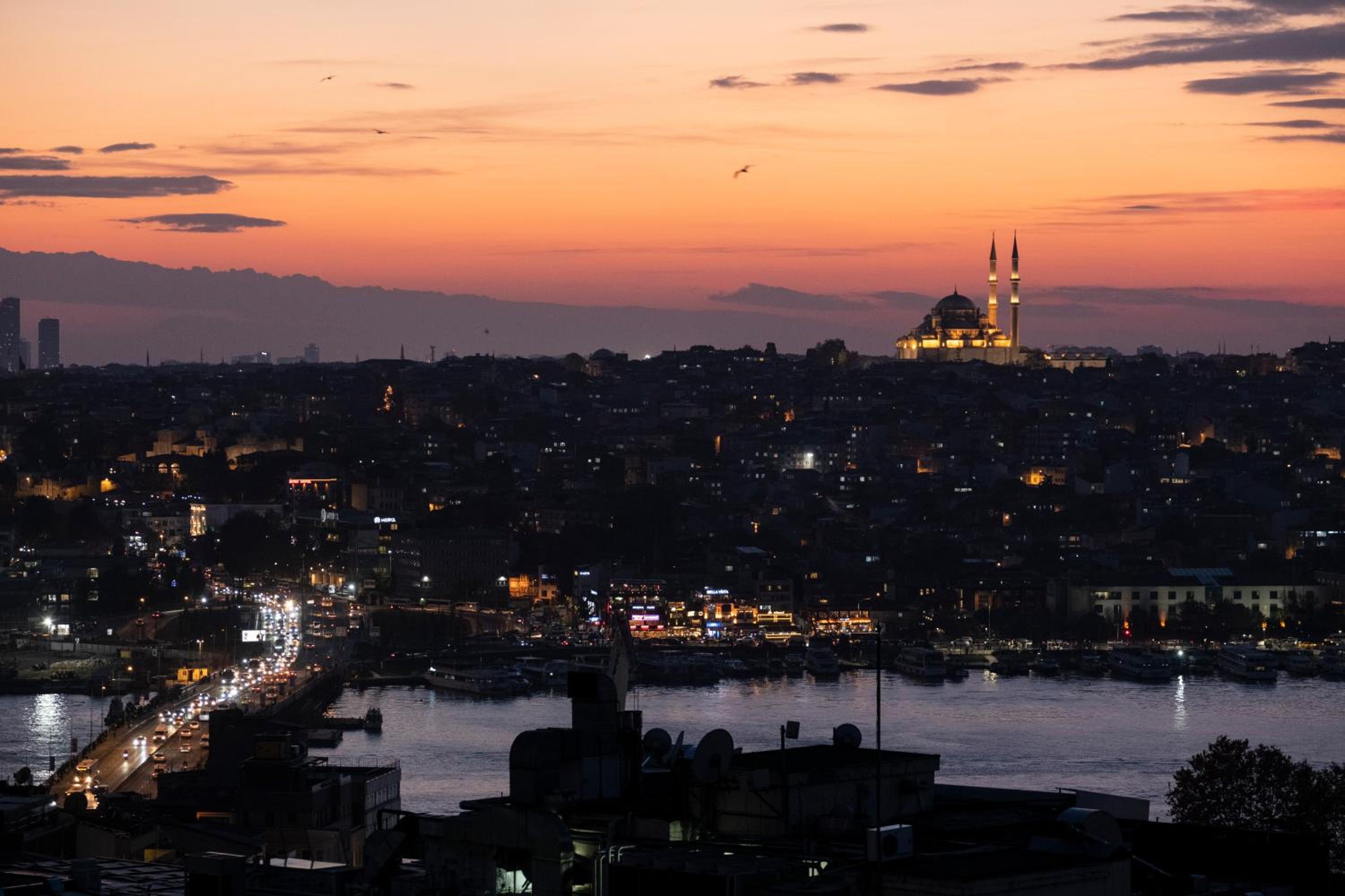 Deluxe Room with Sea View & Galata Tower View photo 2
