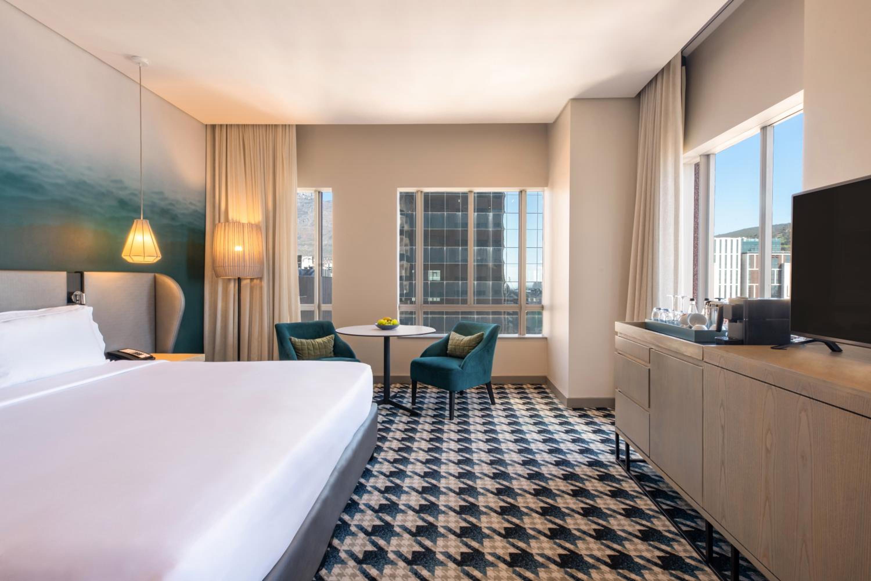 Executive King Room thumbnail 6