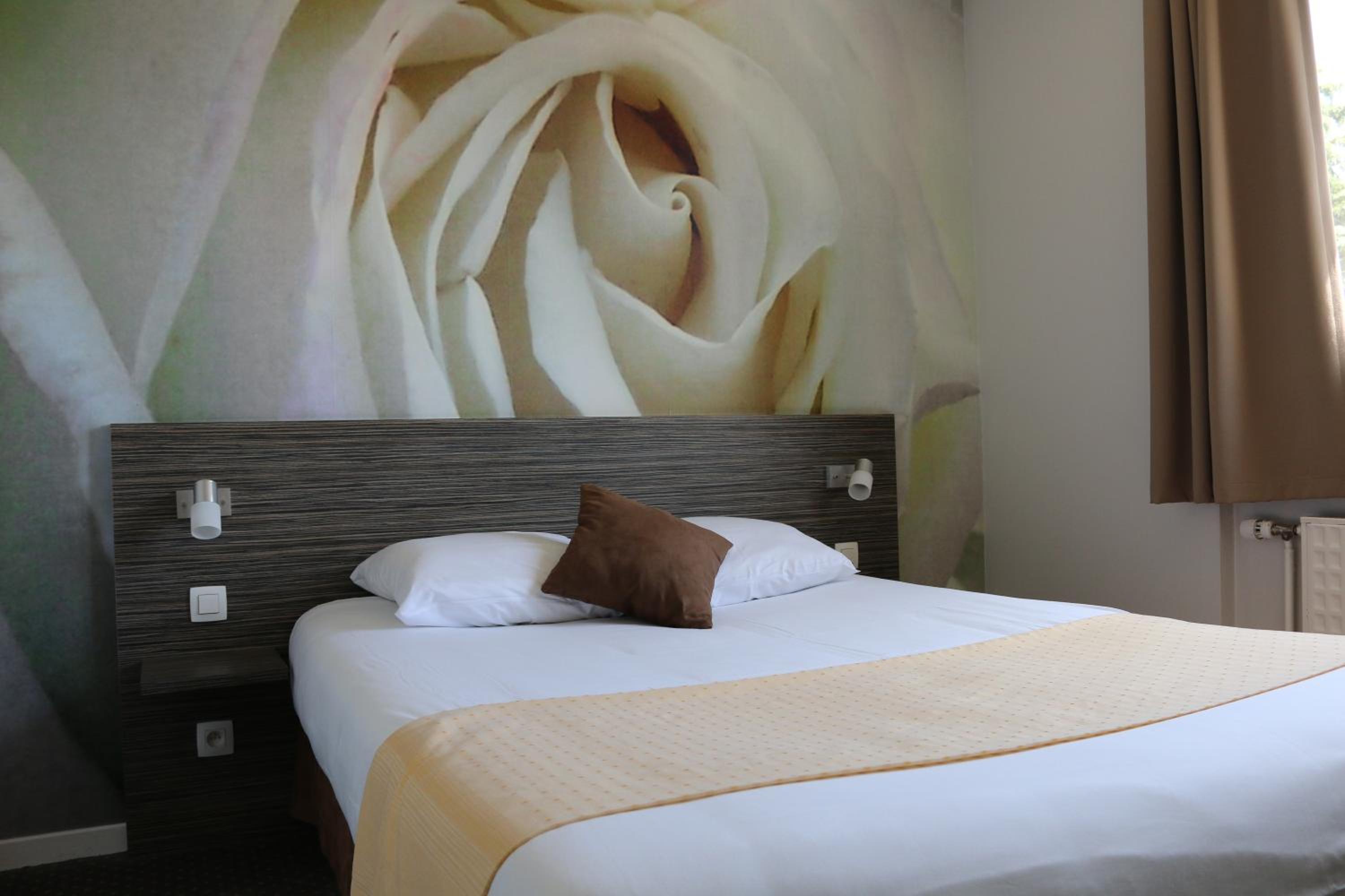 Standard Double Room - Photo 3