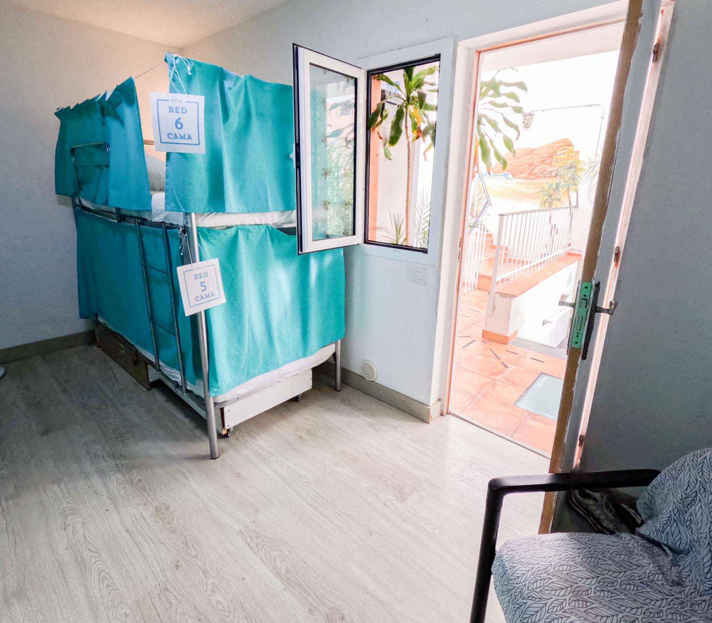 Litera en habitación compartida de mujeres