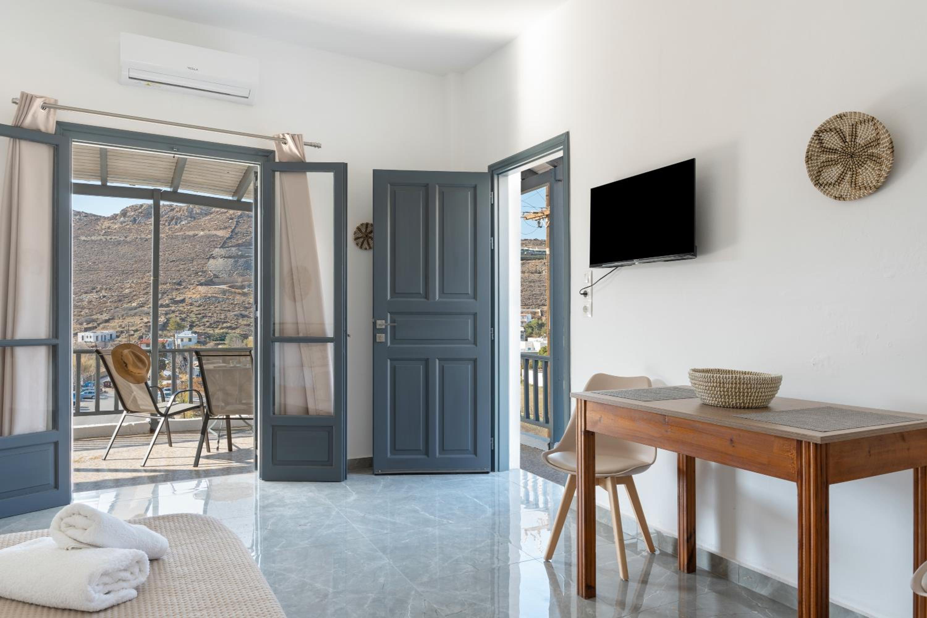 Superior One-Bedroom Apartment With Balcony photo 1