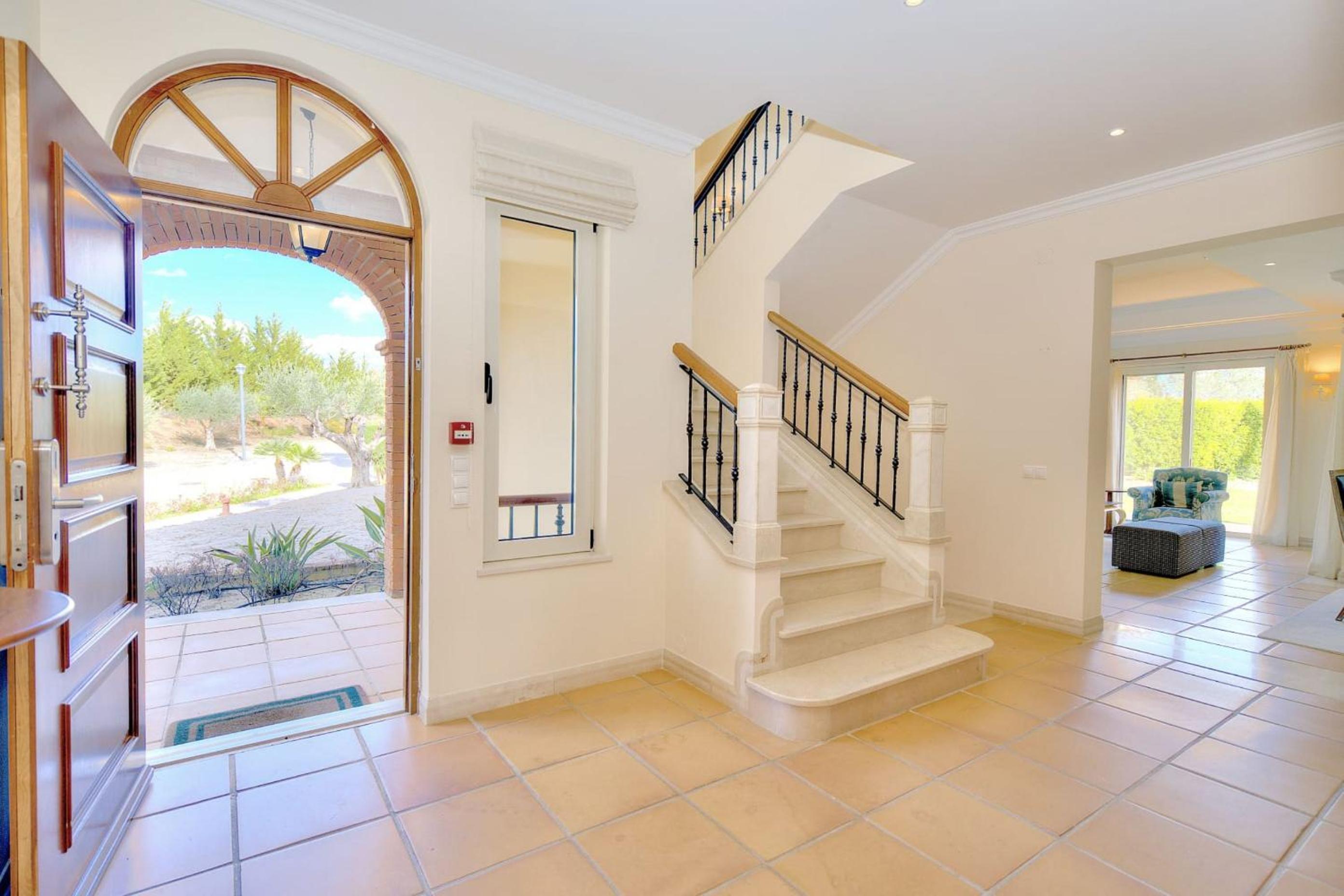 Three-Bedroom Villa photo 1