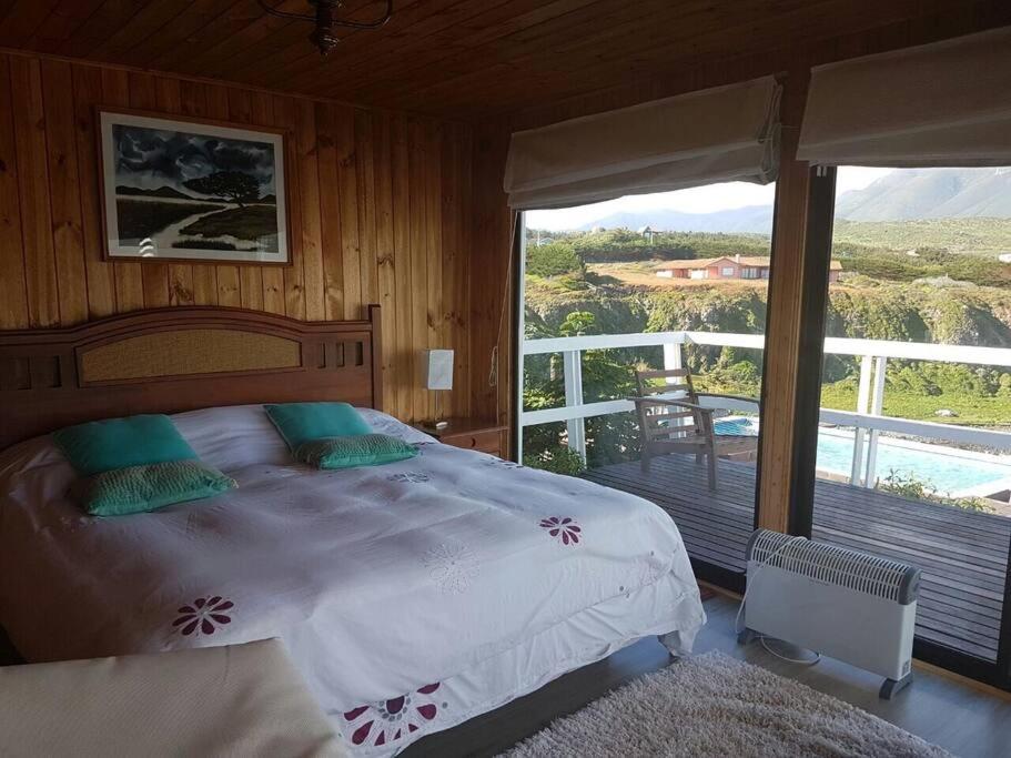 Three-Bedroom House photo 2