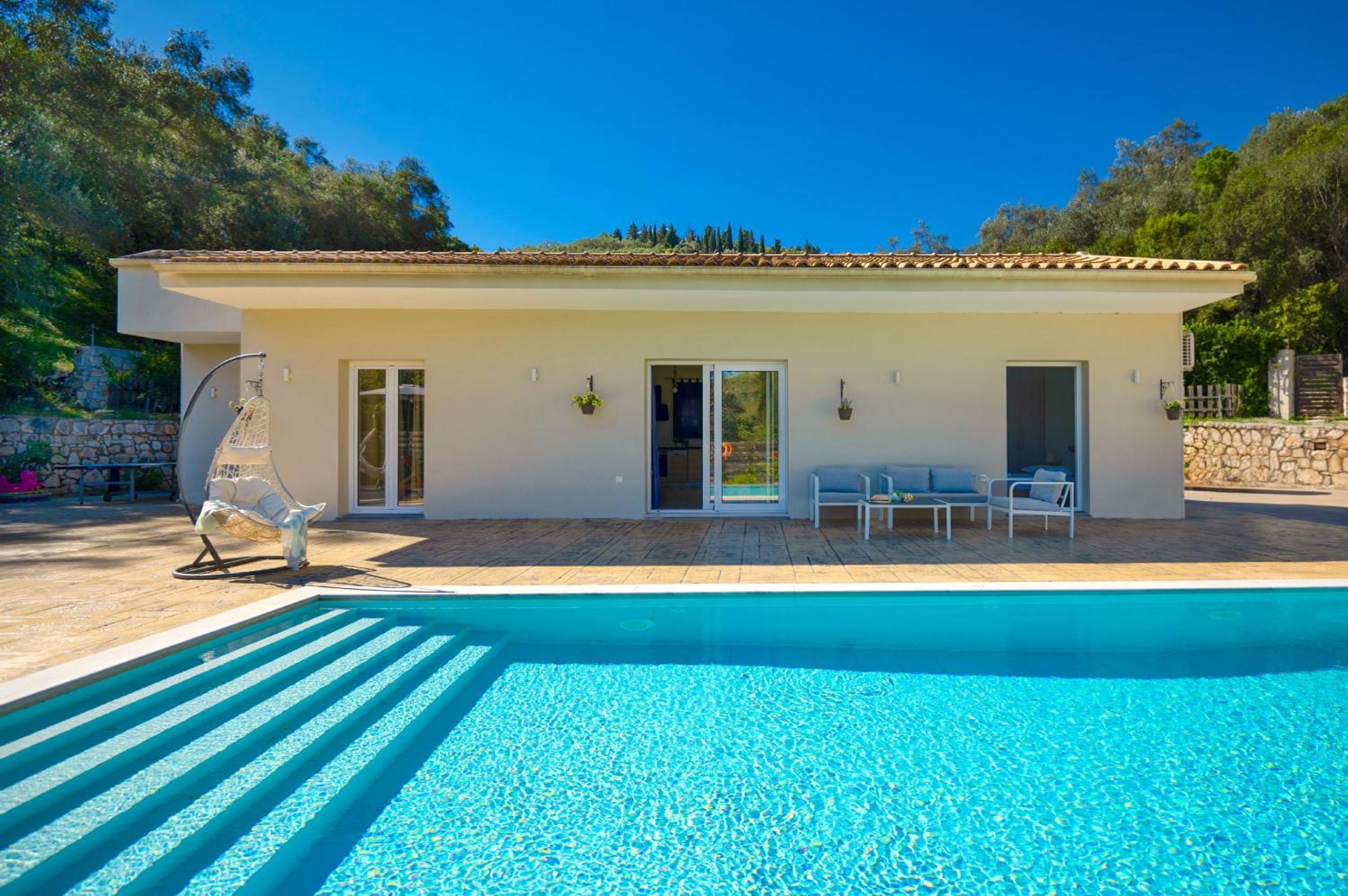 Three-Bedroom Villa photo 2