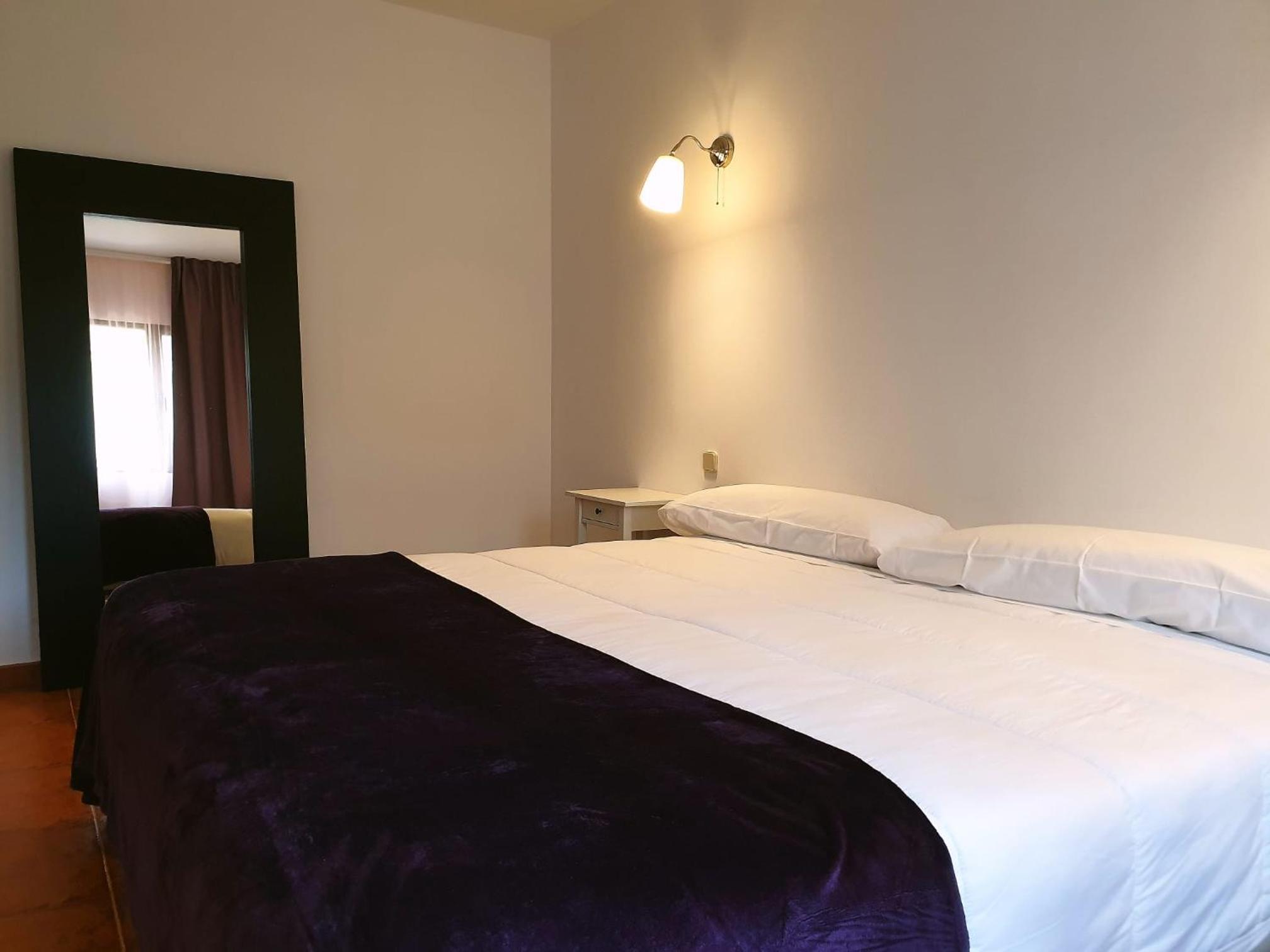 Double Room - Photo 18