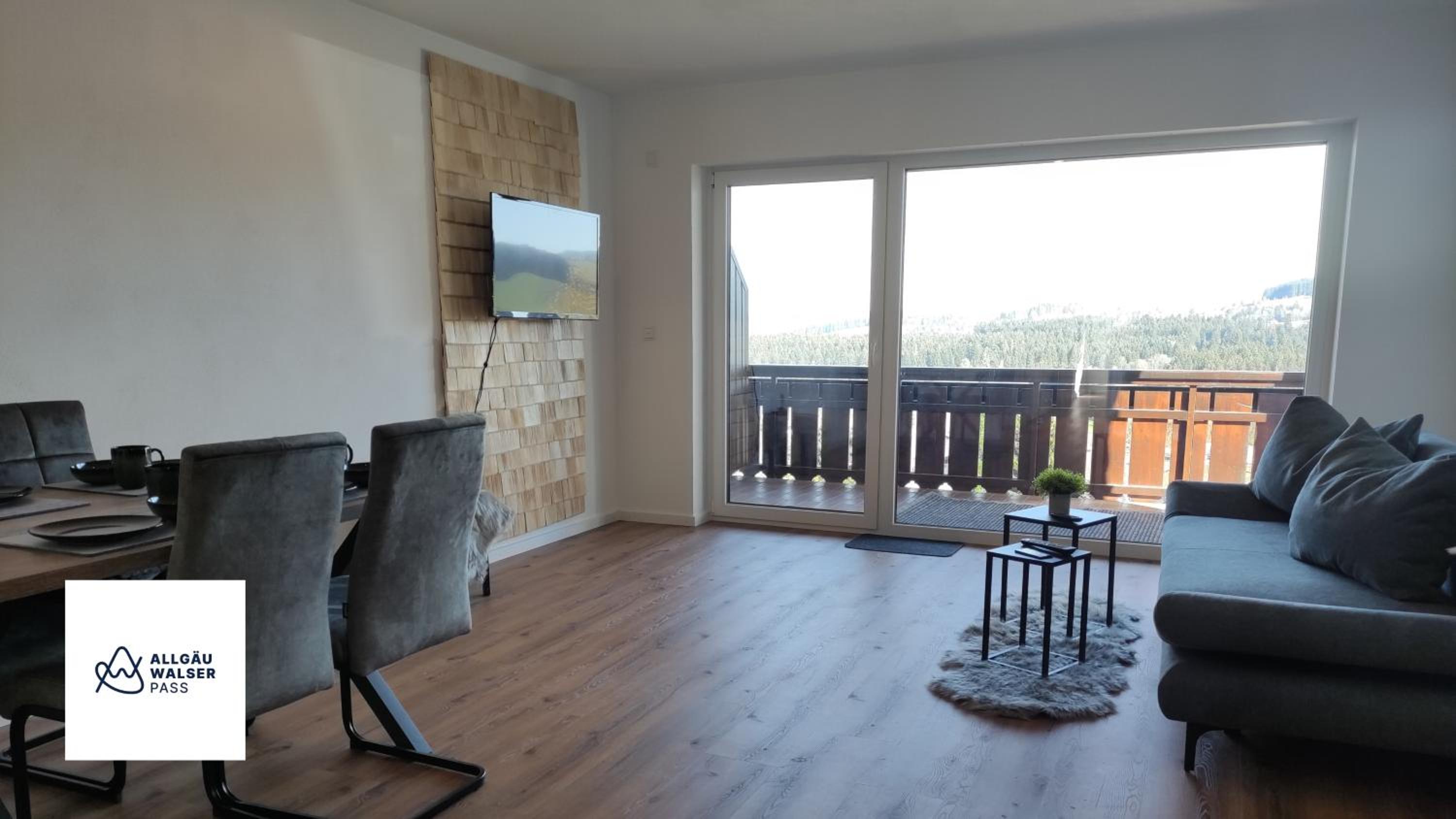 Apartment with Mountain View photo 1