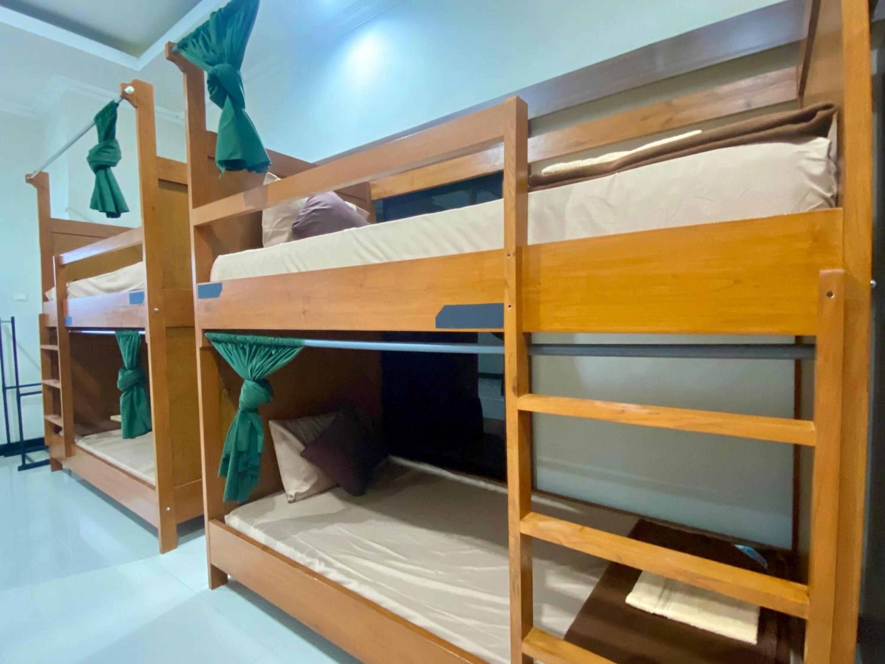 Single Bed In Dormitory Room photo 3