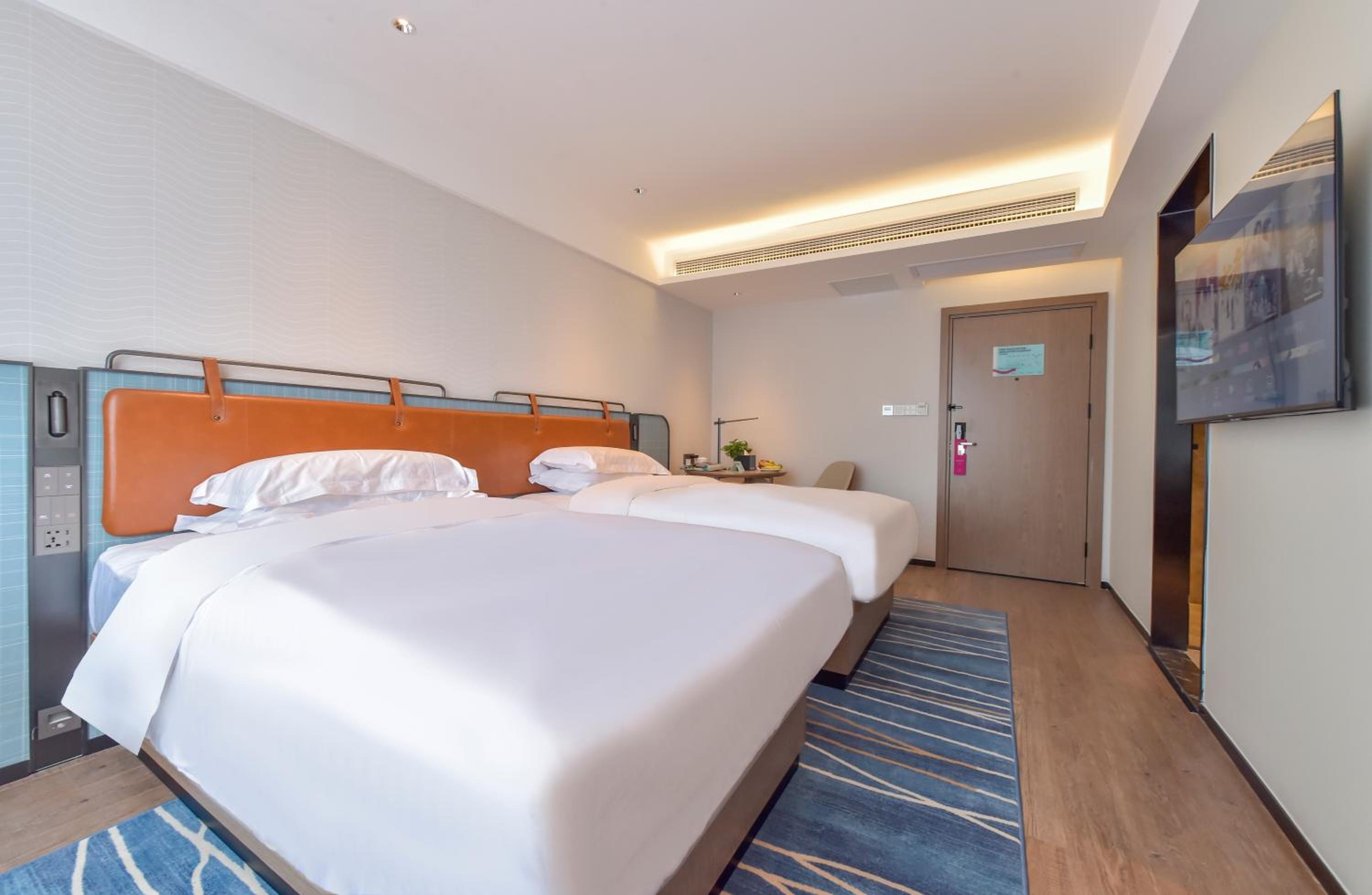 Standard Double Room With Two Double Beds photo 2