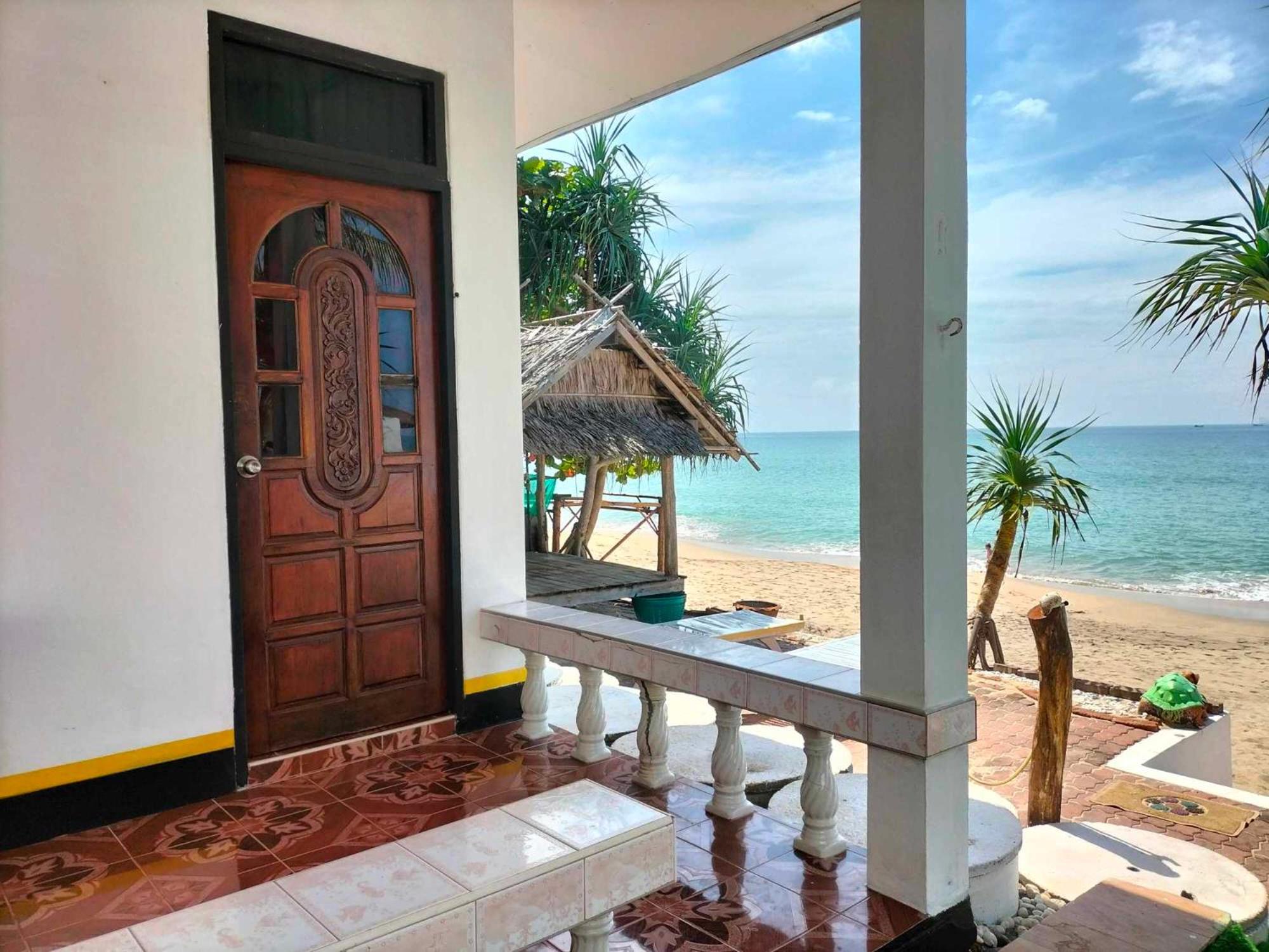  Beachside Bungalow photo 3