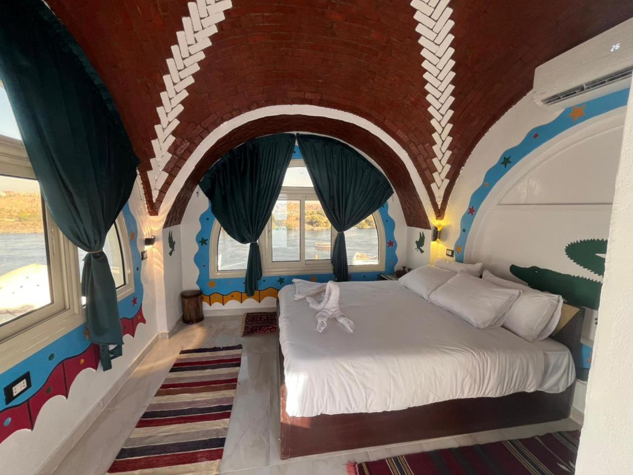 Suite With River View photo 3