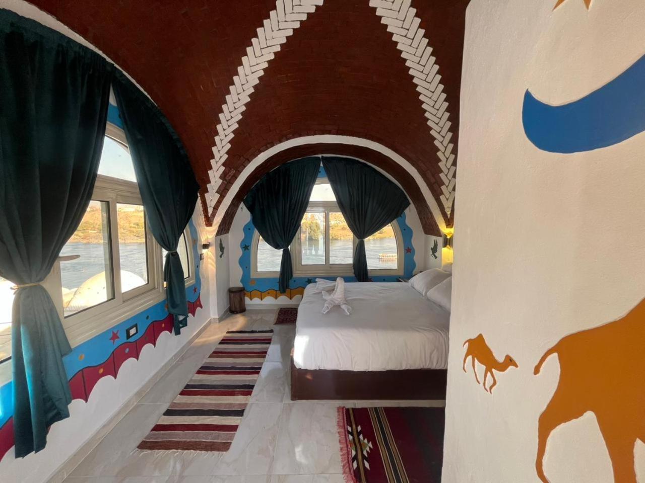 Suite With River View photo 2