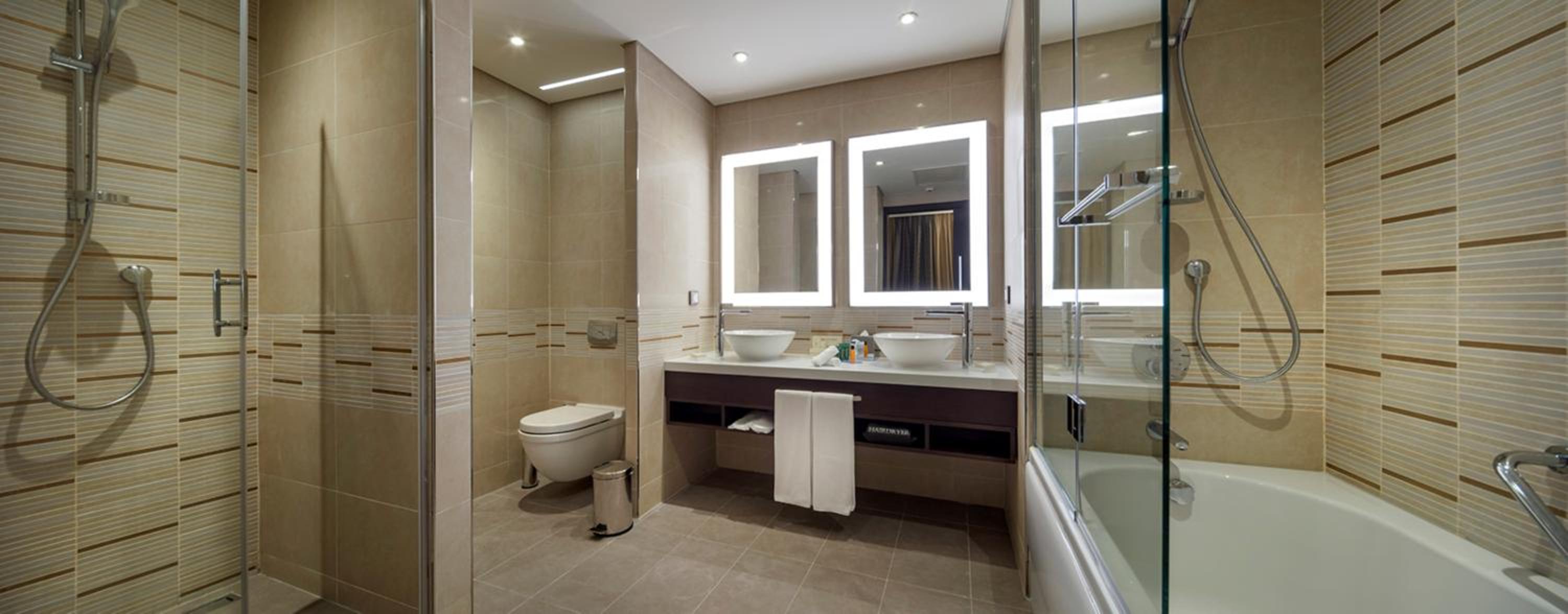 One-Bedroom King Suite thumbnail 6
