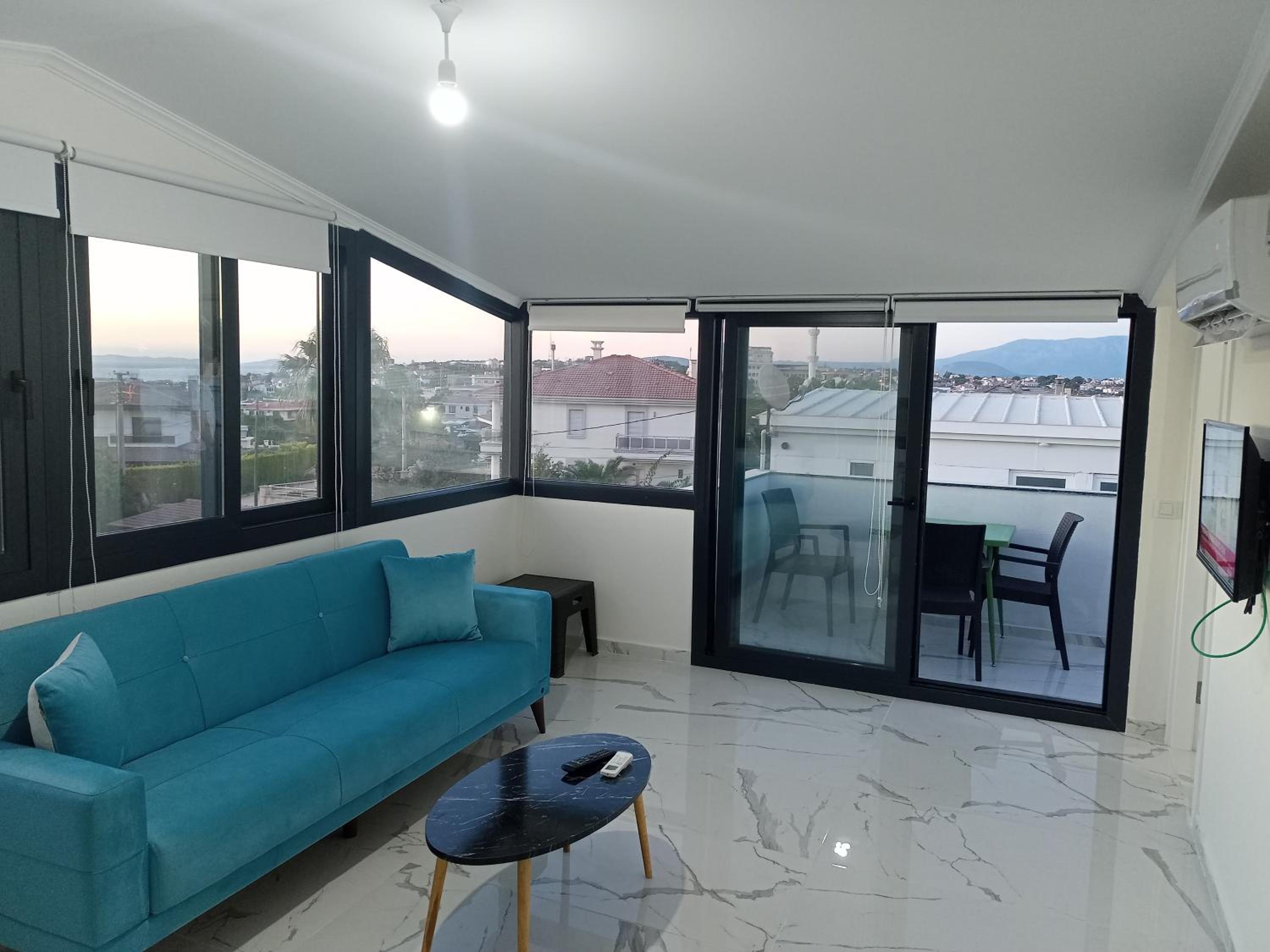 One-Bedroom Apartment with Sea View and Balcony - Photo 1