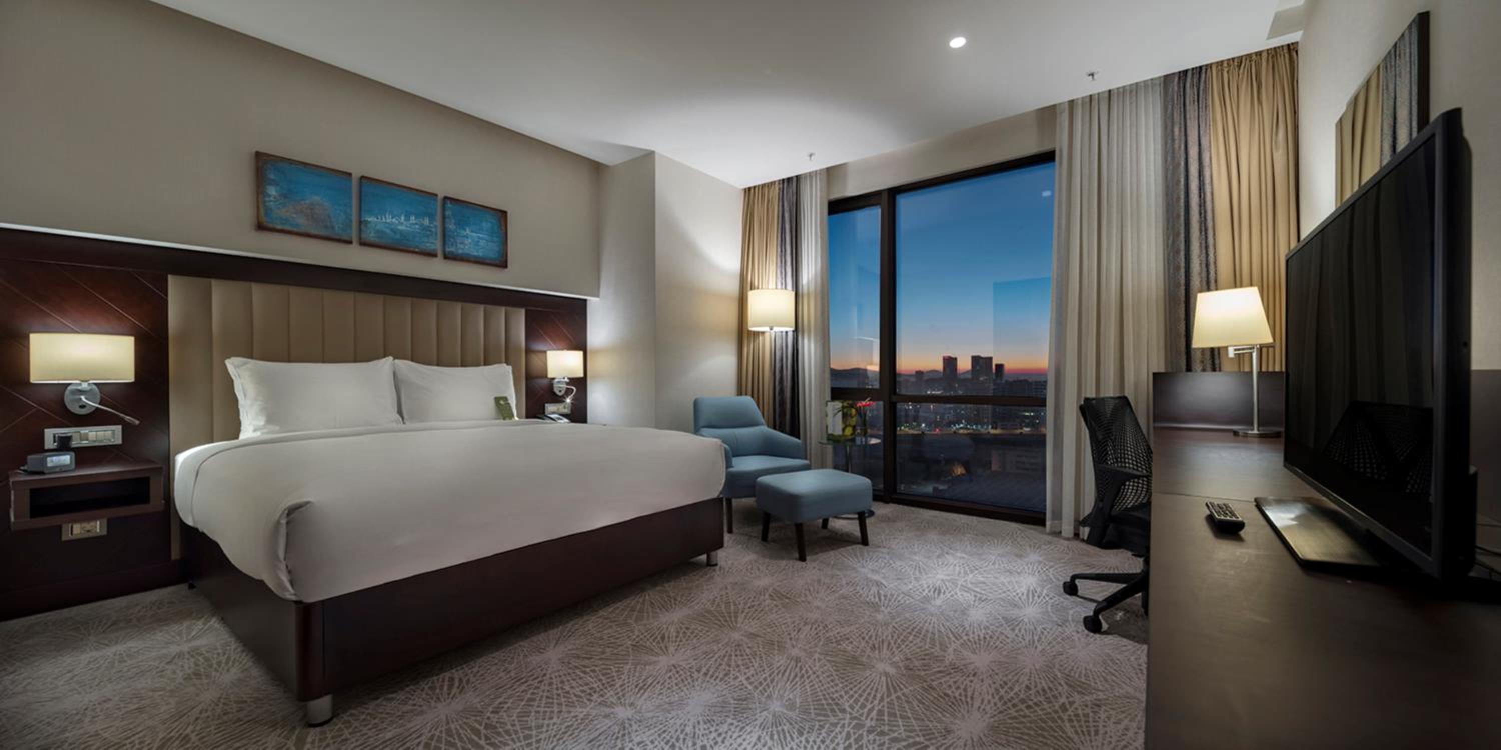 Deluxe King Room