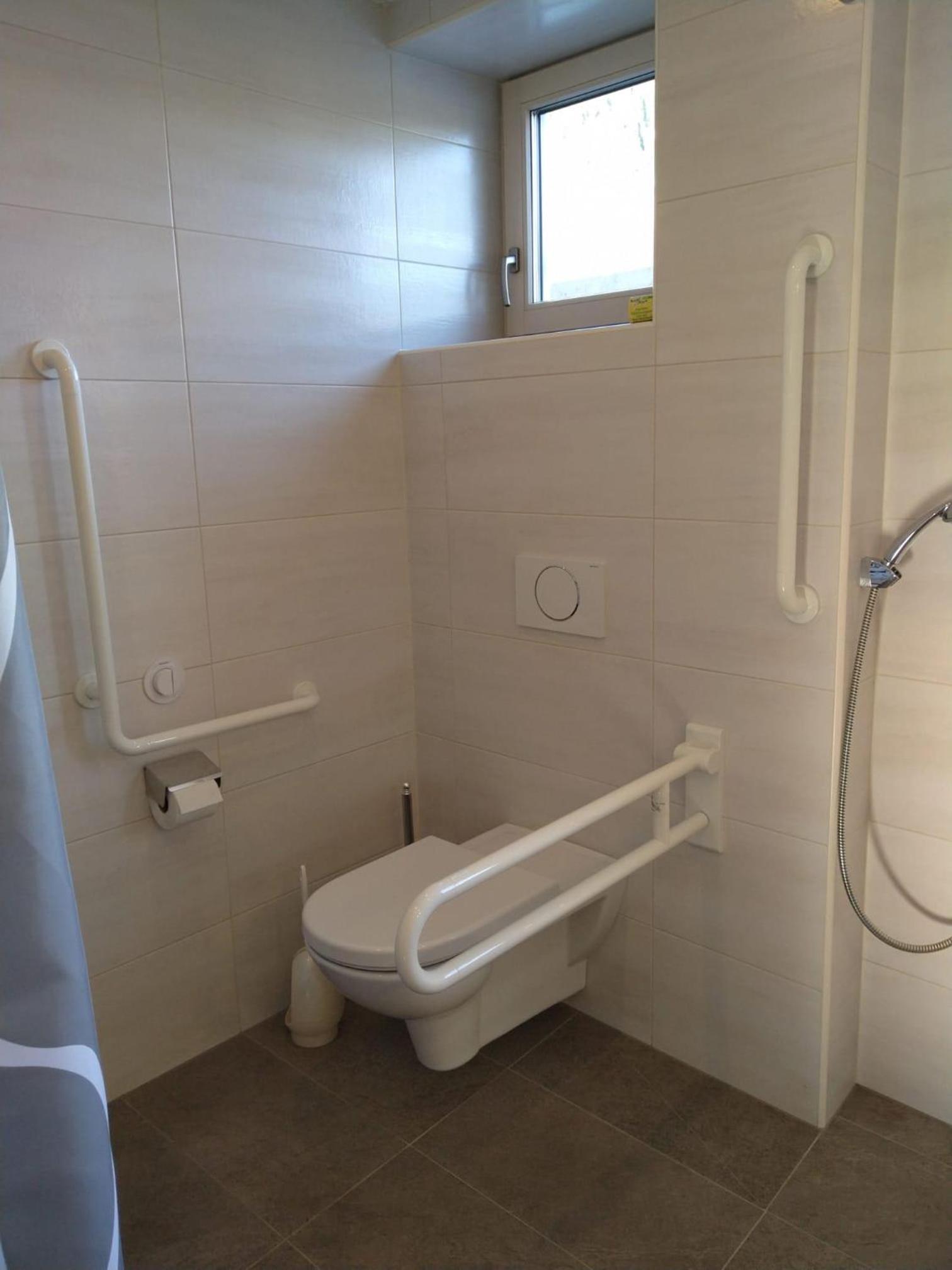 Three-Bedroom Apartment with View photo 2