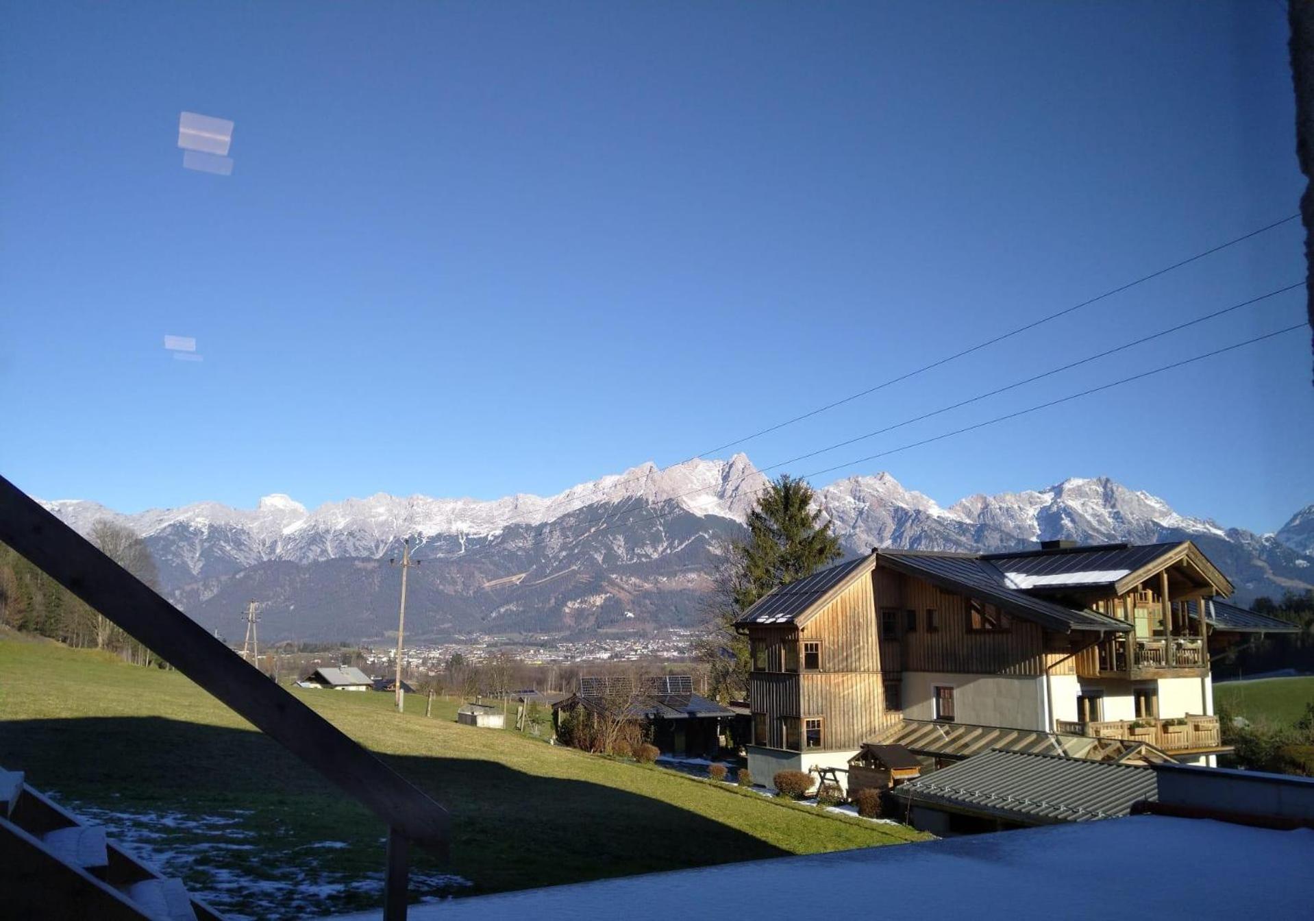 Three-Bedroom Apartment with View photo 3